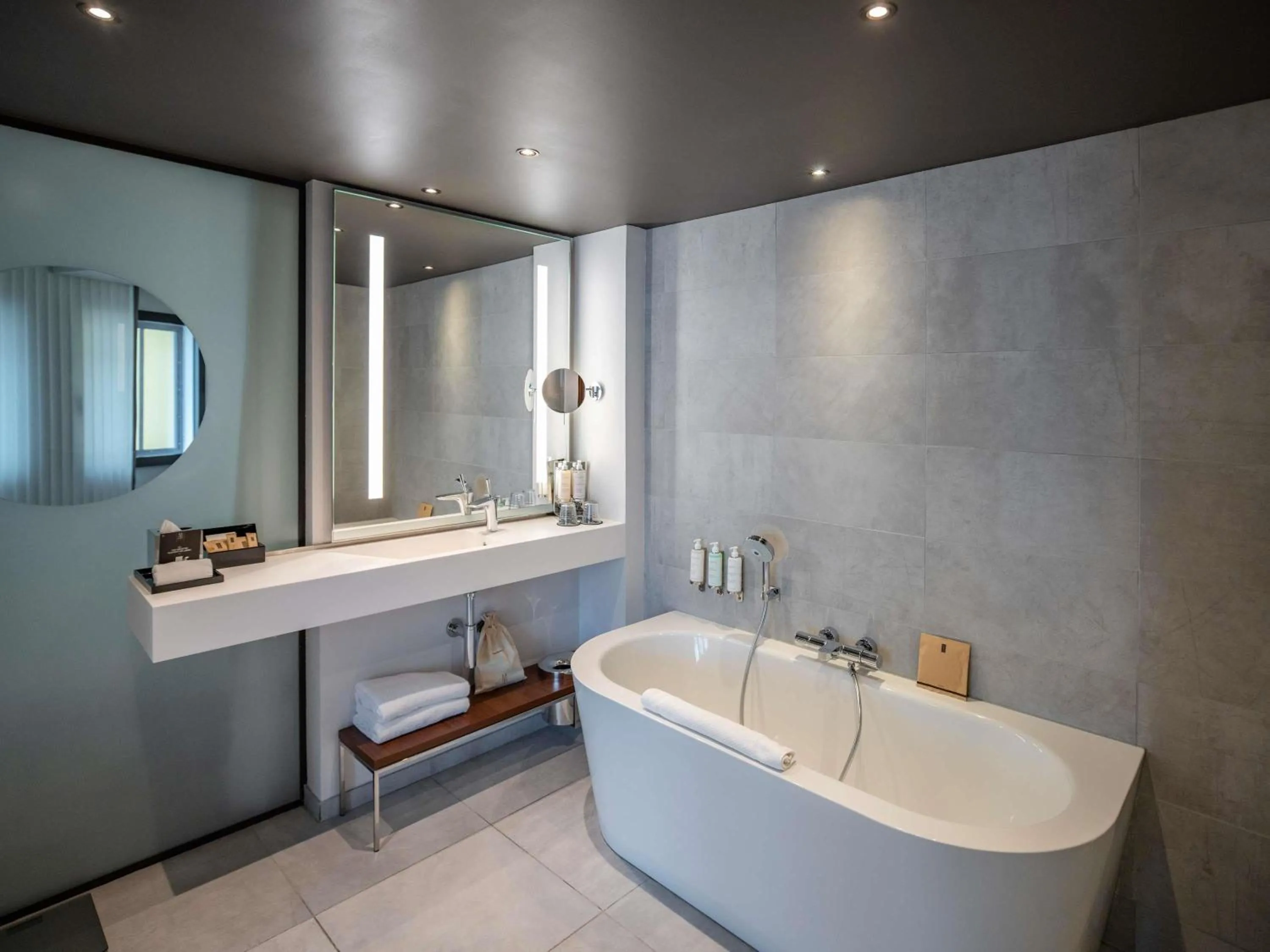 Bedroom in Molitor Hotel & Spa Paris - MGallery Collection