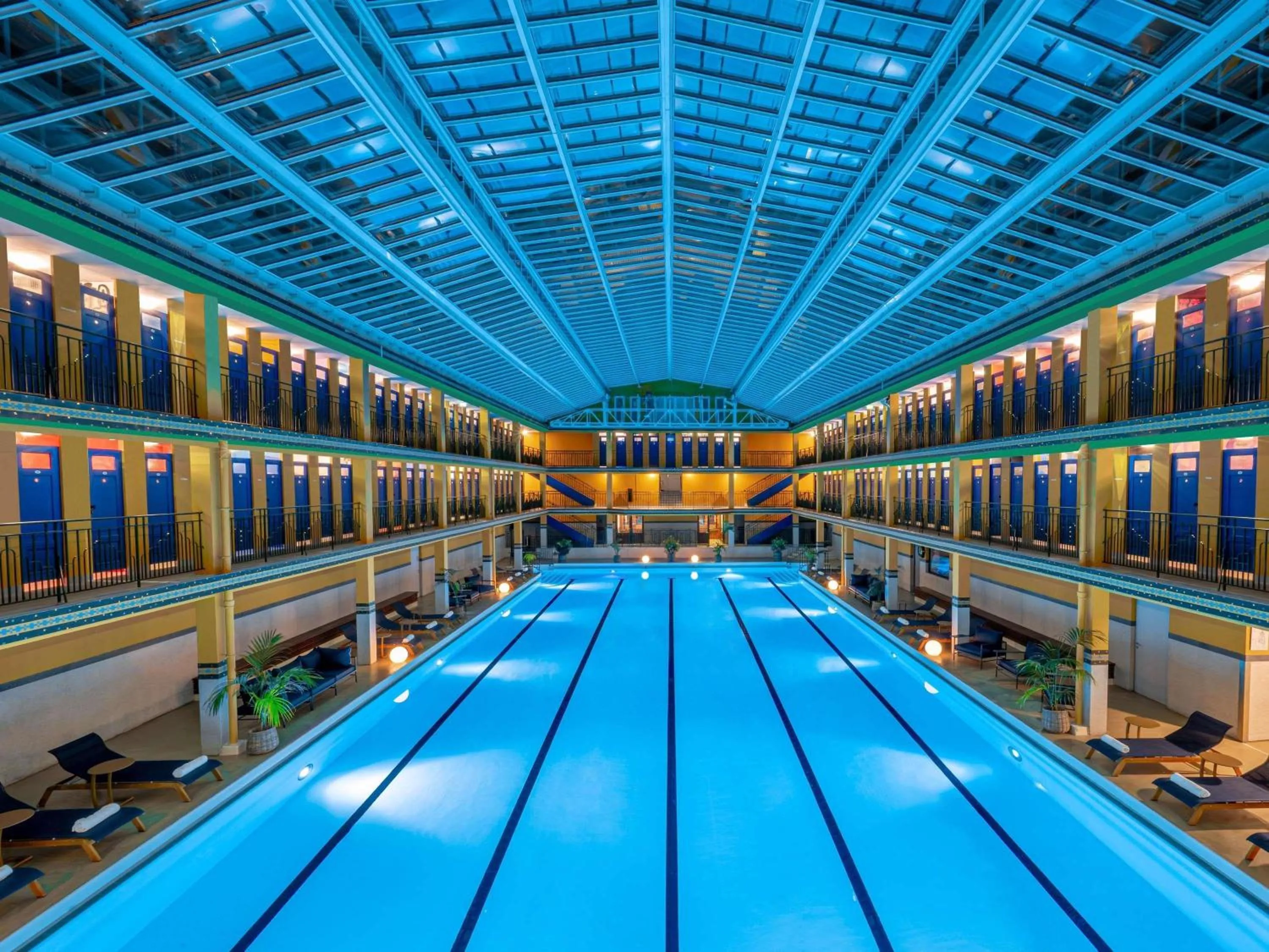 Pool view in Molitor Hotel & Spa Paris - MGallery Collection