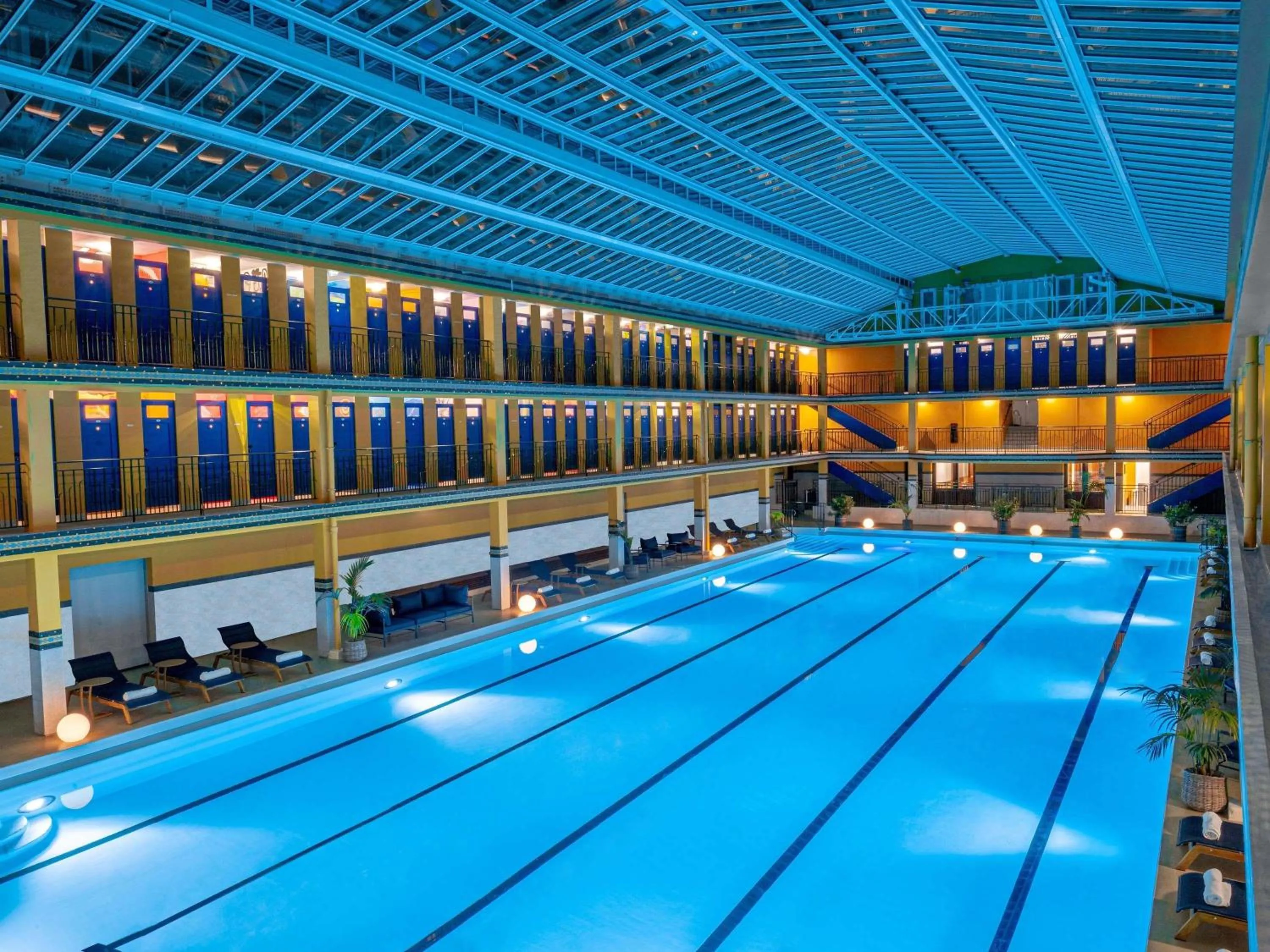 Pool view in Molitor Hotel & Spa Paris - MGallery Collection