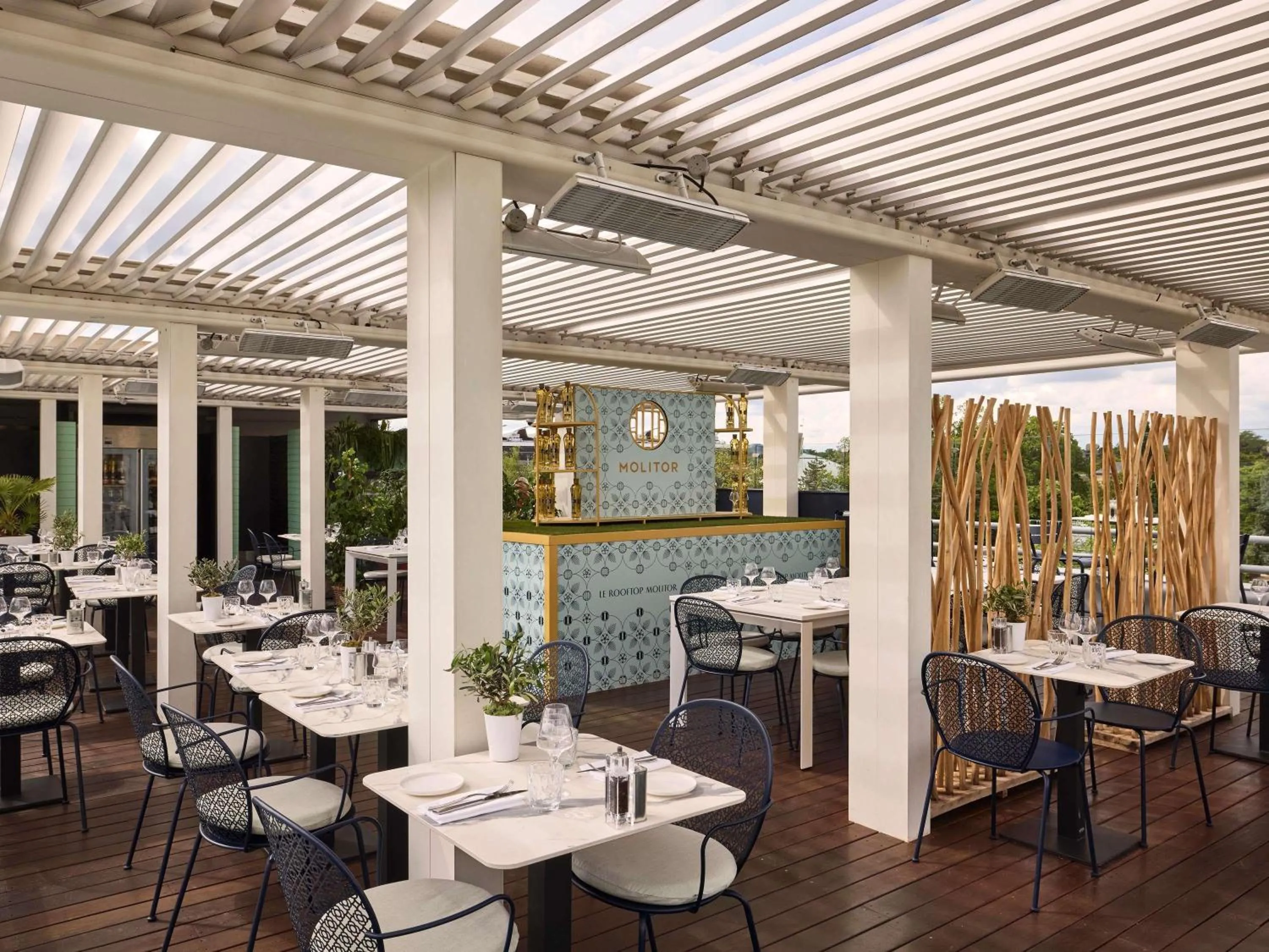 Restaurant/places to eat in Molitor Hotel & Spa Paris - MGallery Collection