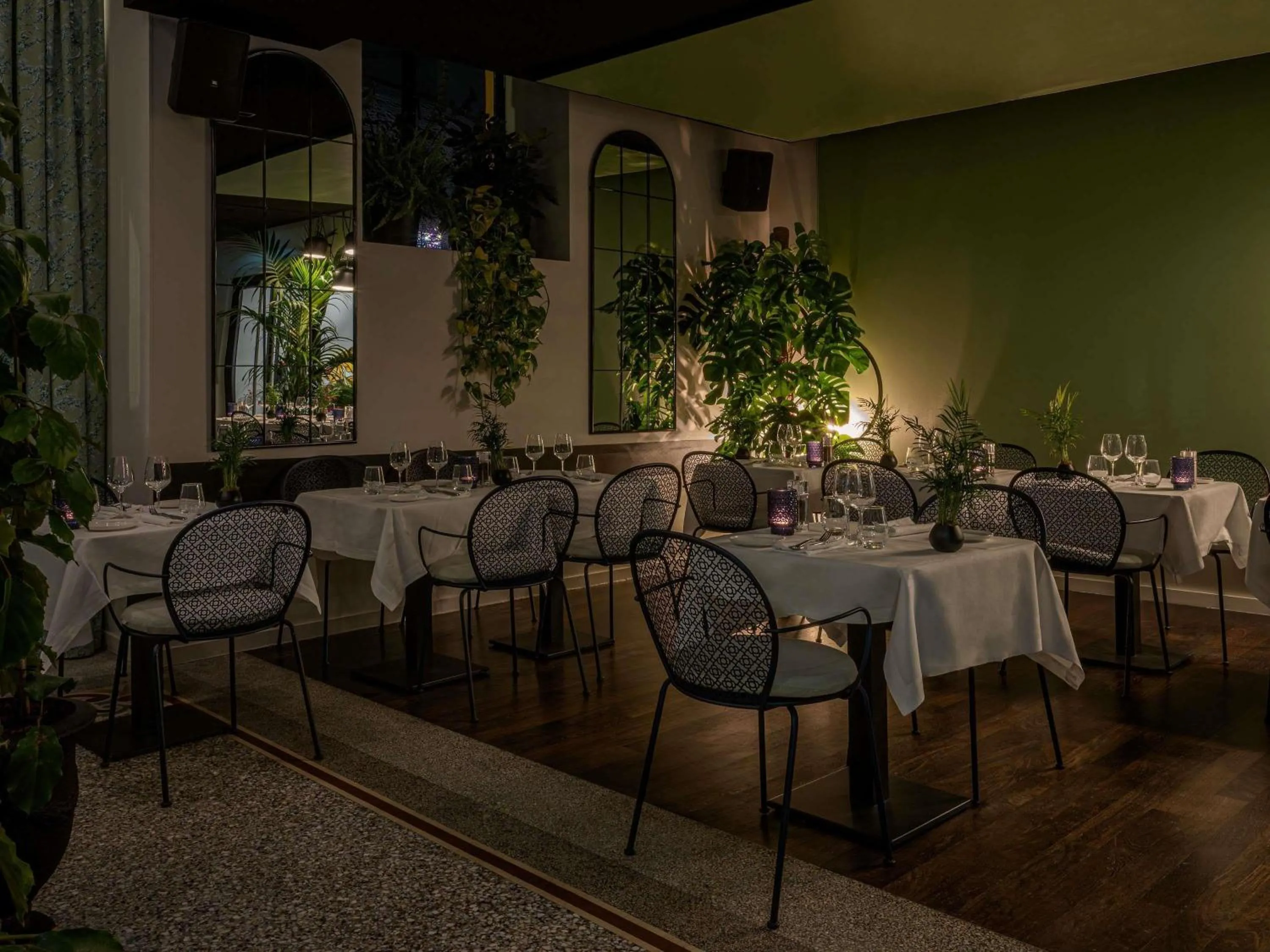 Restaurant/places to eat in Molitor Hotel & Spa Paris - MGallery Collection
