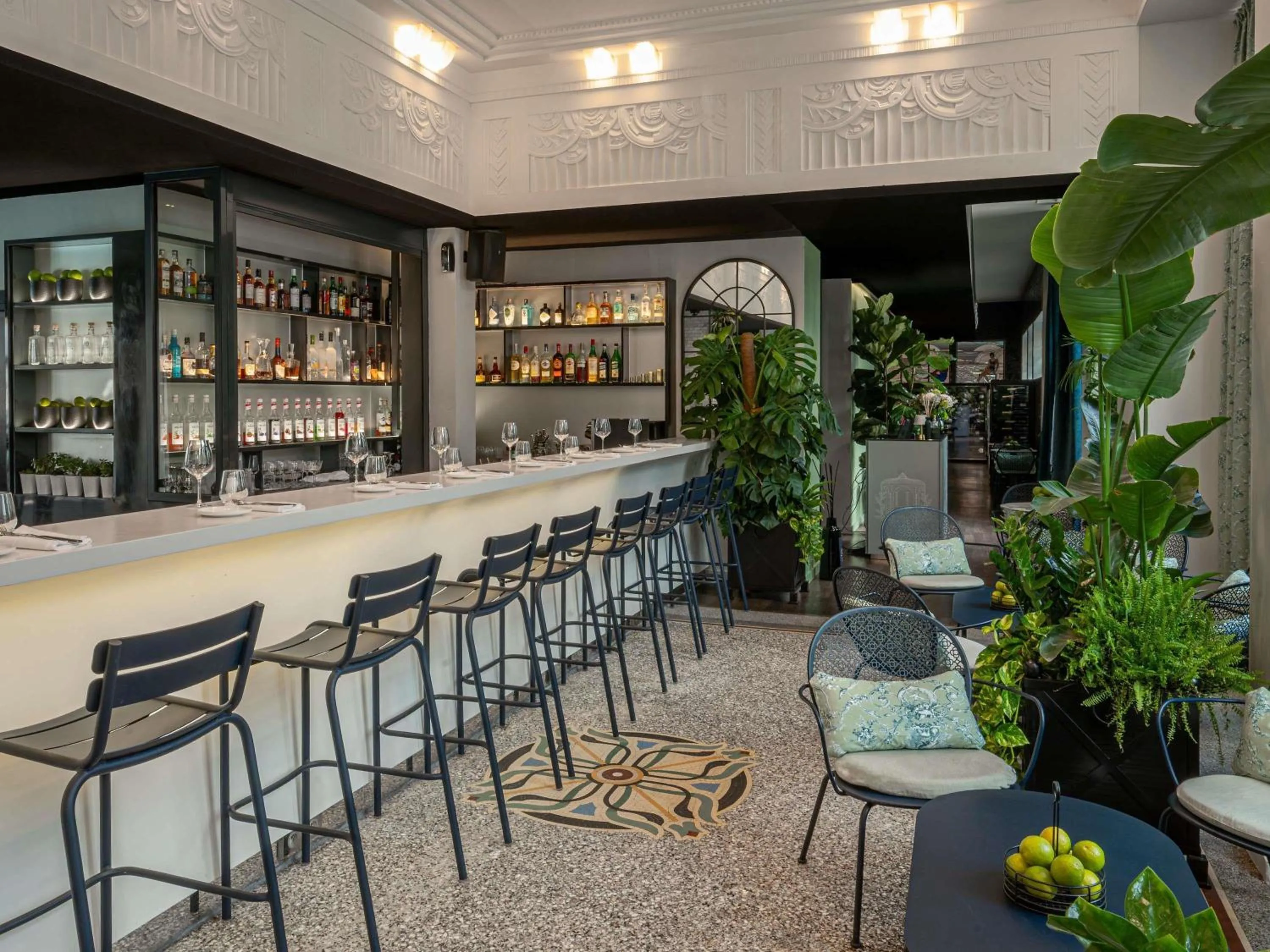 Lounge or bar in Molitor Hotel & Spa Paris - MGallery Collection