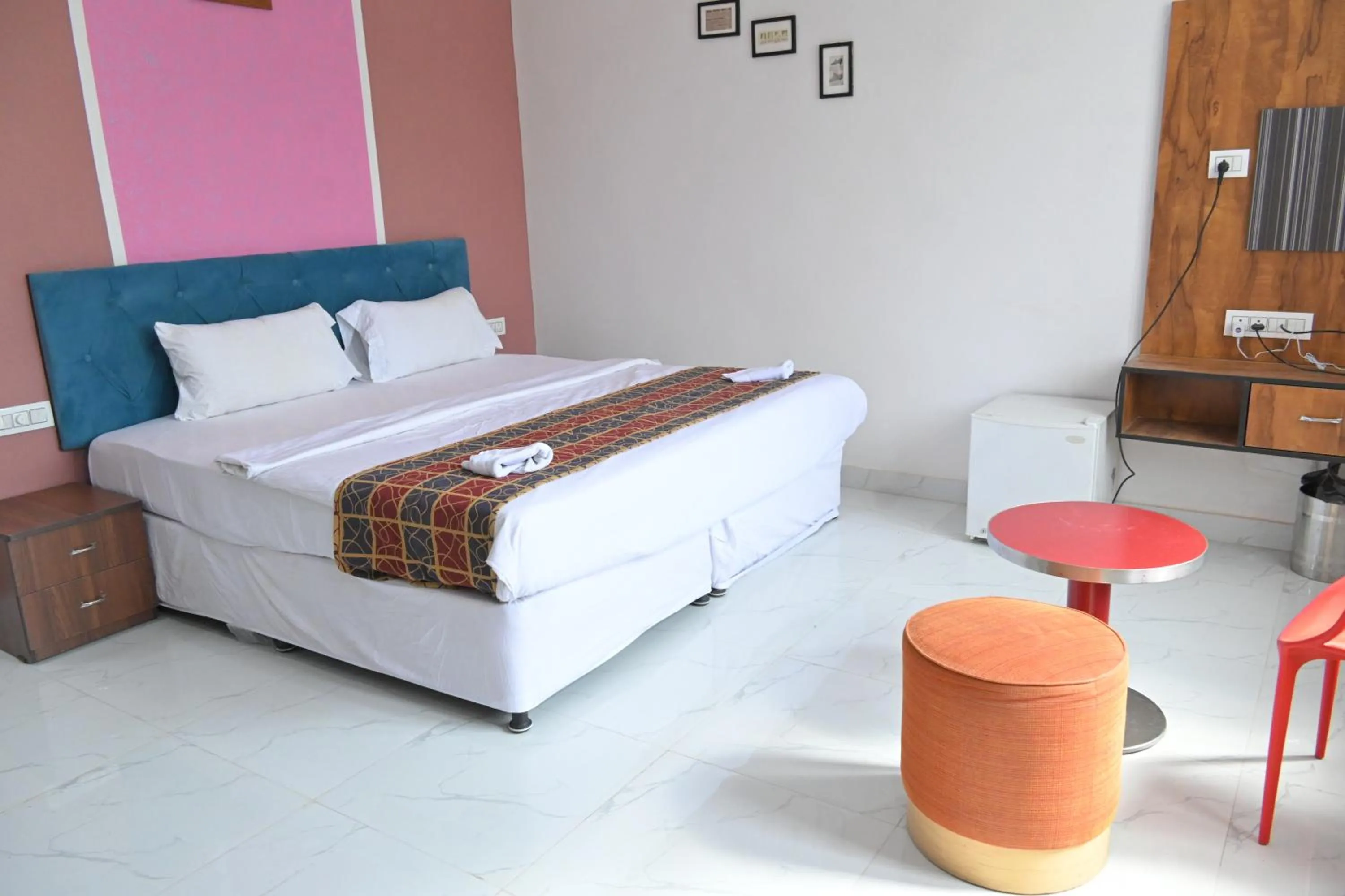 Bed in Hotel Apni Haveli