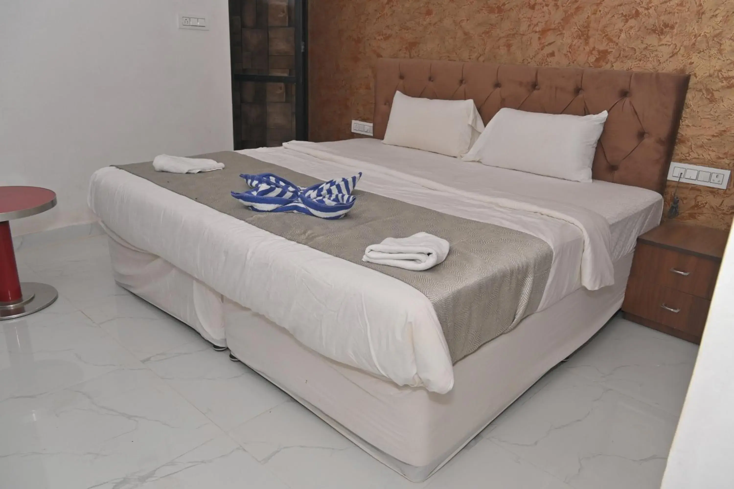 Deluxe Double Room in Hotel Apni Haveli Deluxe Double Room in Hotel Apni Haveli