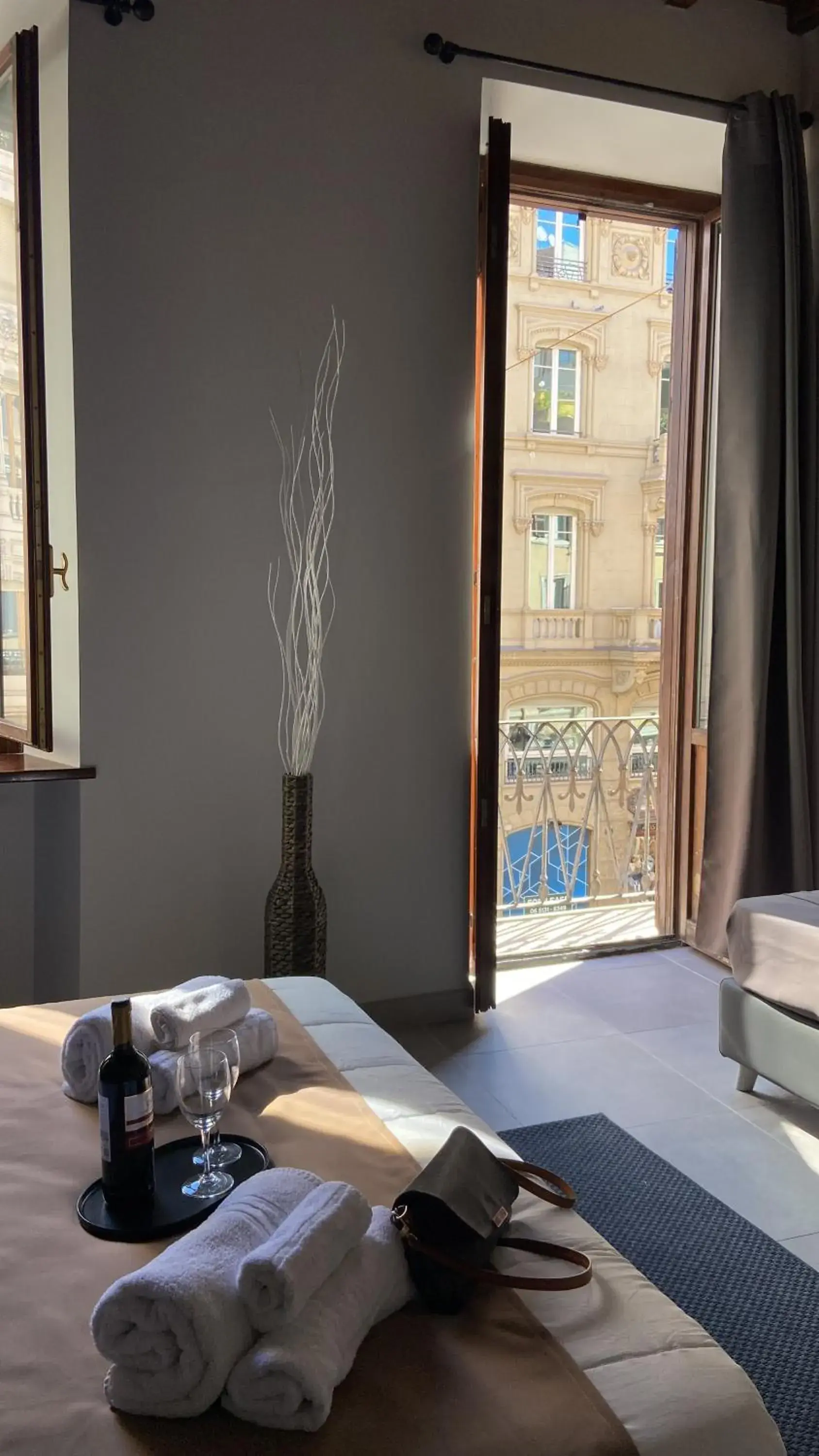 Triple Room with Balcony in Soha Piazza Di Spagna Boutique Triple Room with Balcony in Soha Piazza Di Spagna Boutique