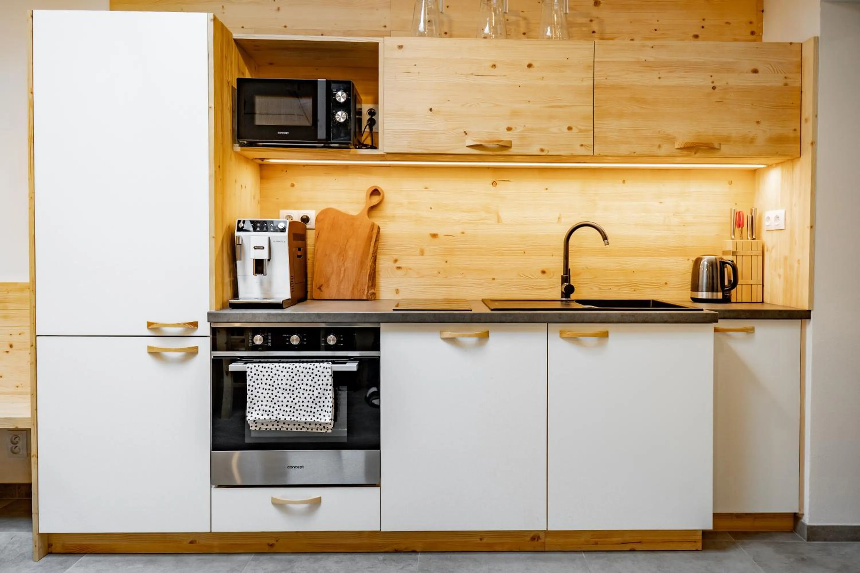 Communal lounge/ TV room in Apartmány NONE