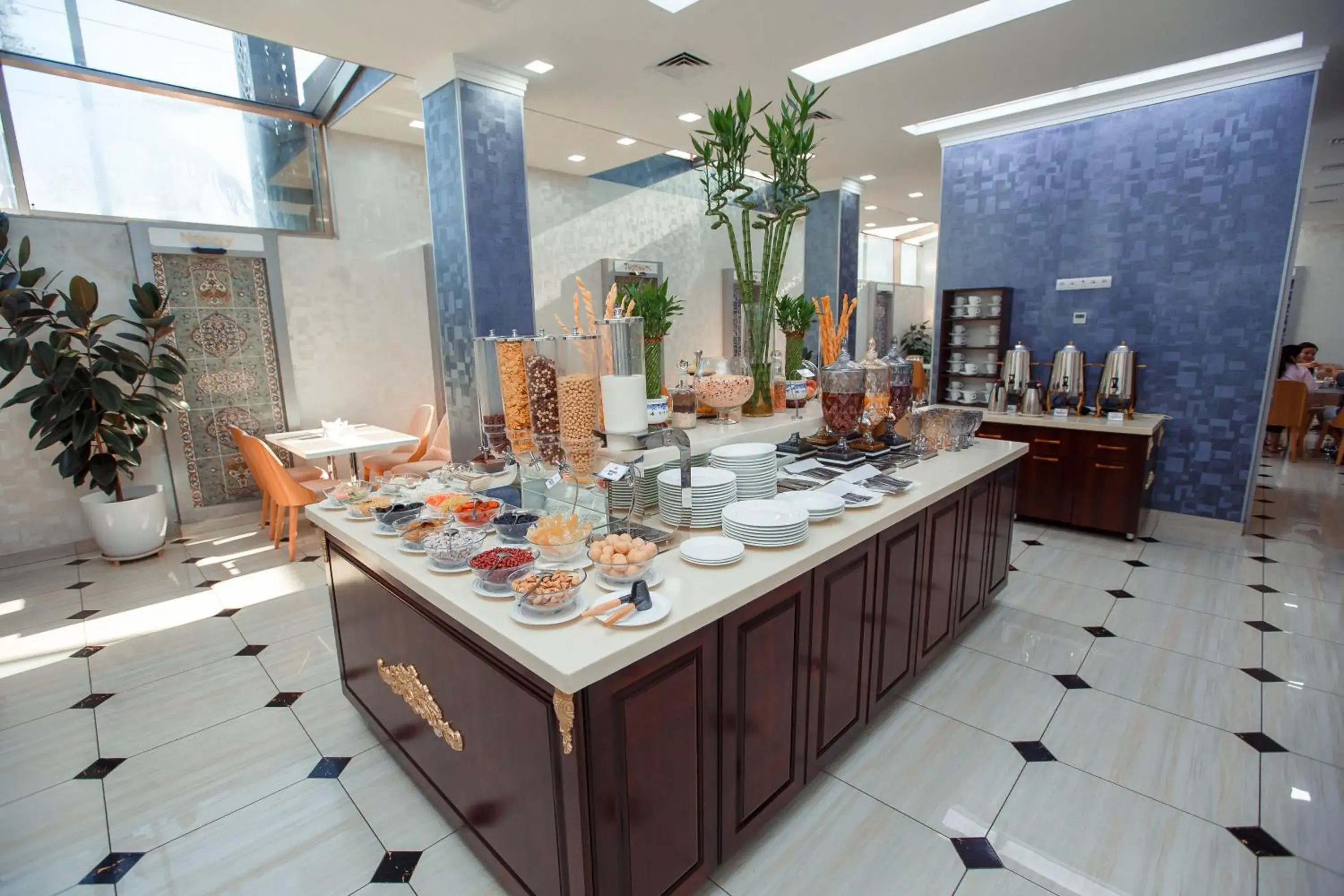 Restaurant/places to eat in Ada Hotel Restaurant/places to eat in Ada Hotel