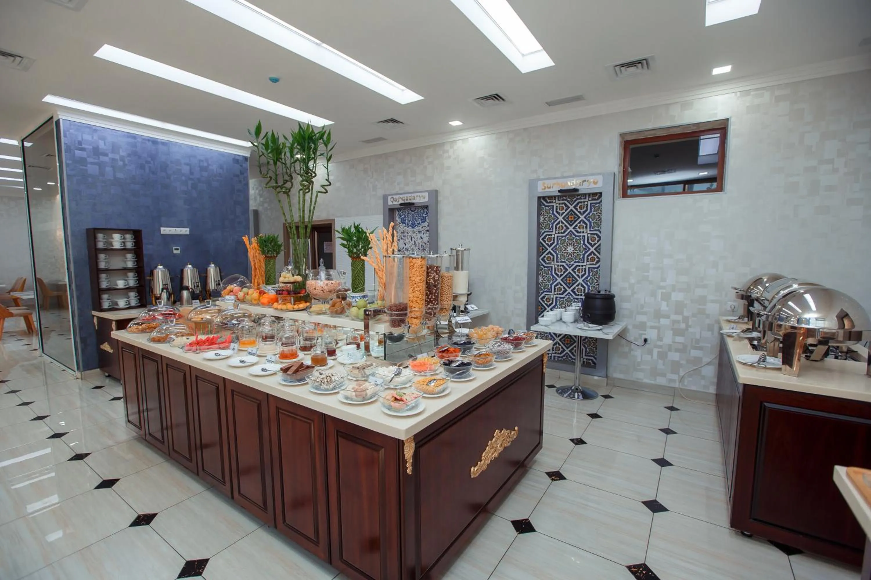 Food and drinks in Ada Hotel