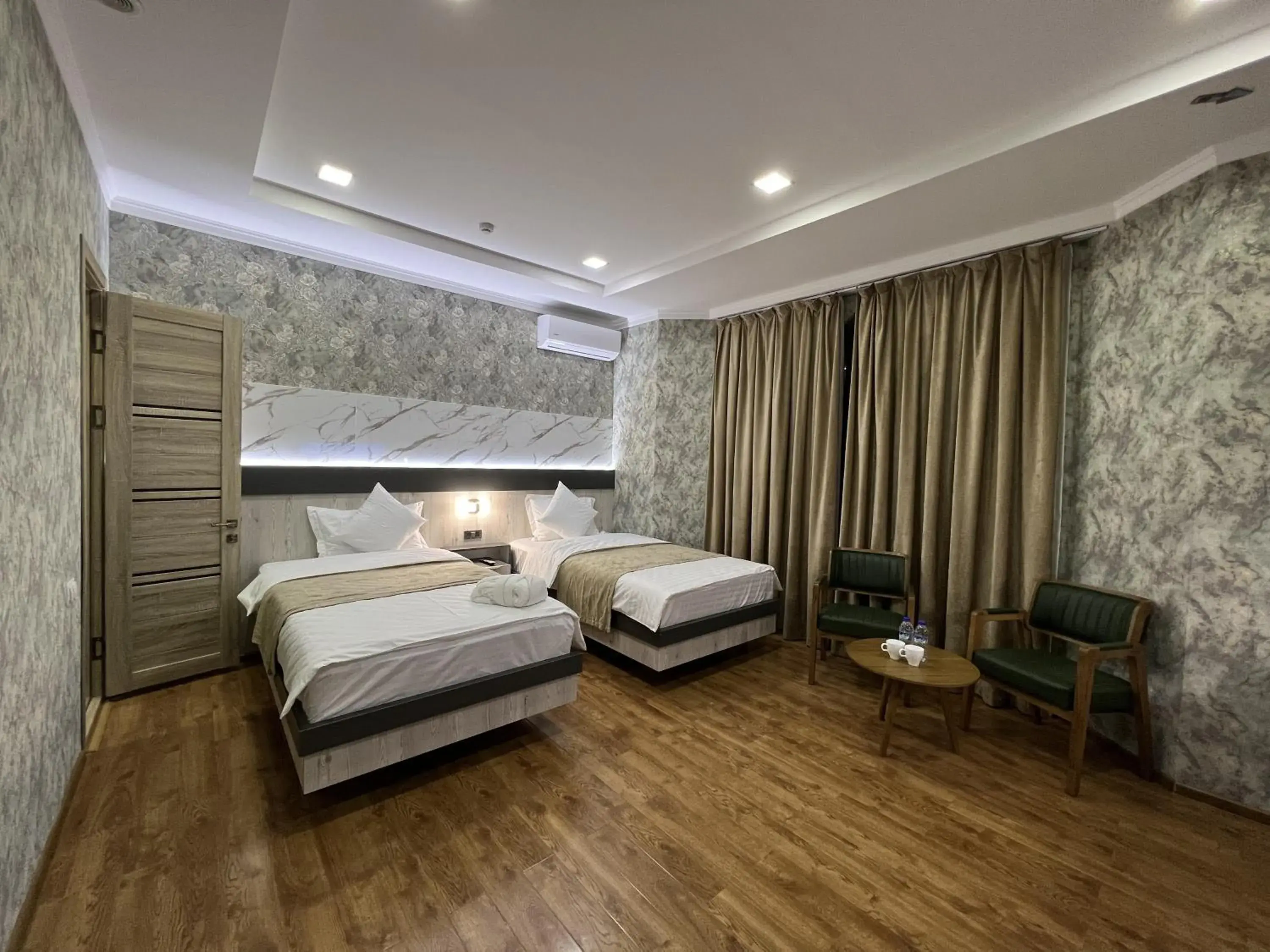 Deluxe Family Room - single occupancy in Ada Hotel Deluxe Family Room - single occupancy in Ada Hotel