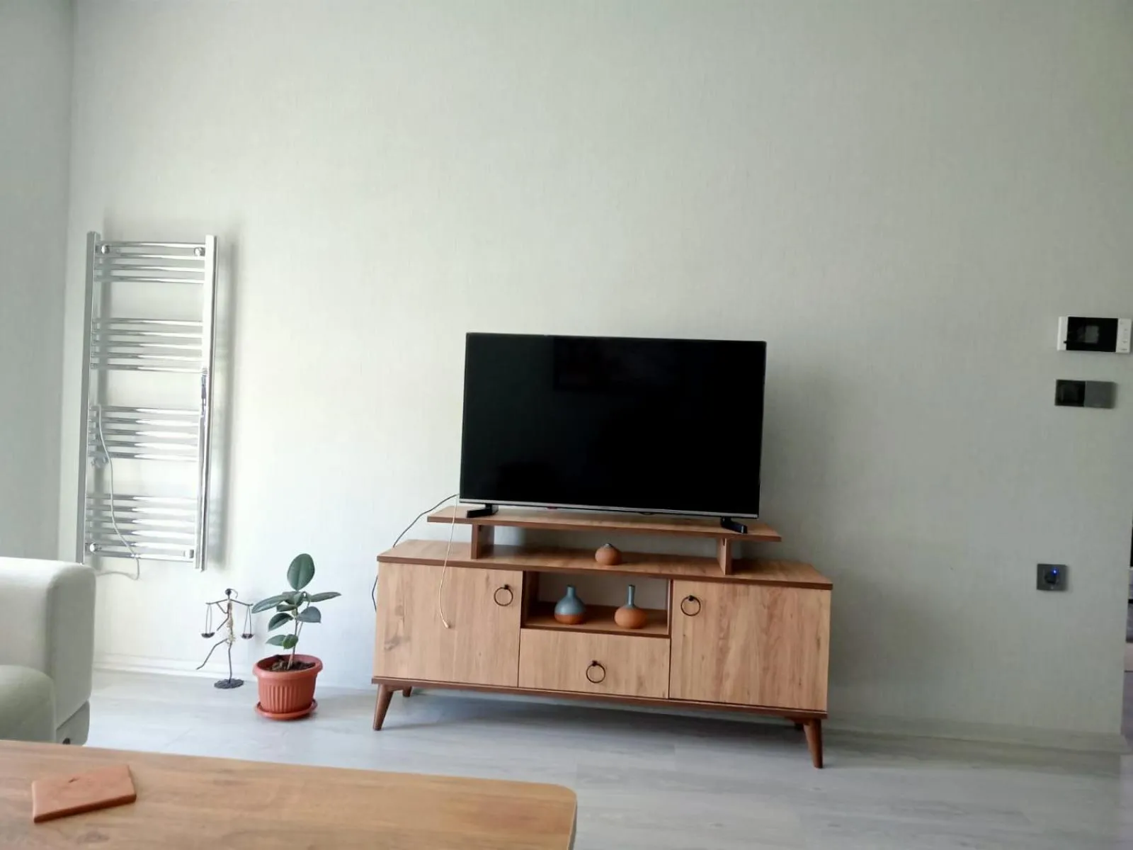 Communal lounge/ TV room in Ankara Esenboğa Airport Comfort Suites