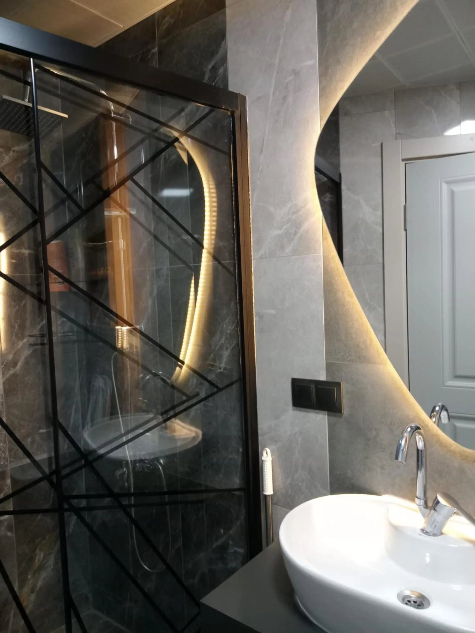 Shower in Ankara Esenboğa Airport Comfort Suites