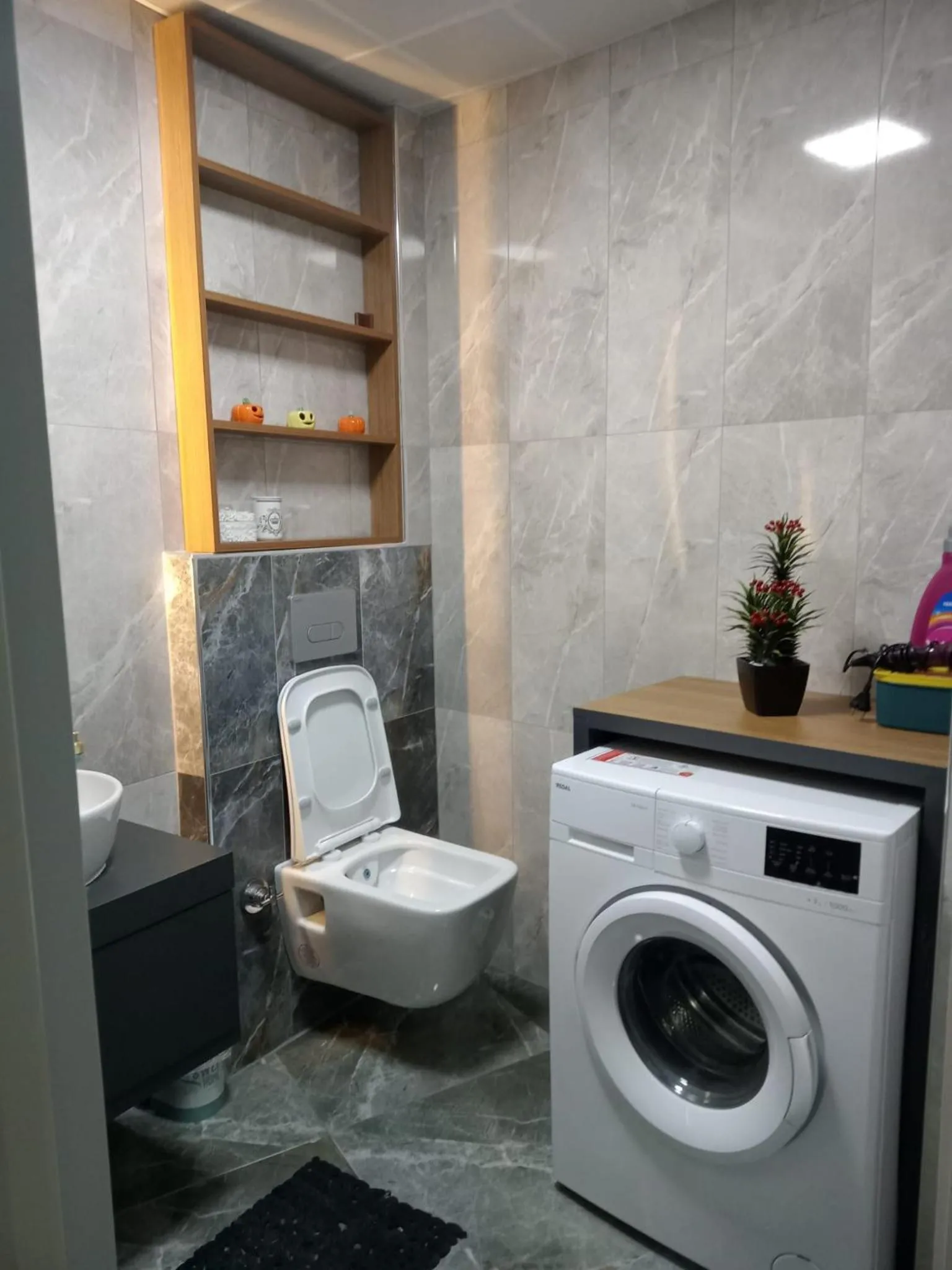 Toilet in Ankara Esenboğa Airport Comfort Suites