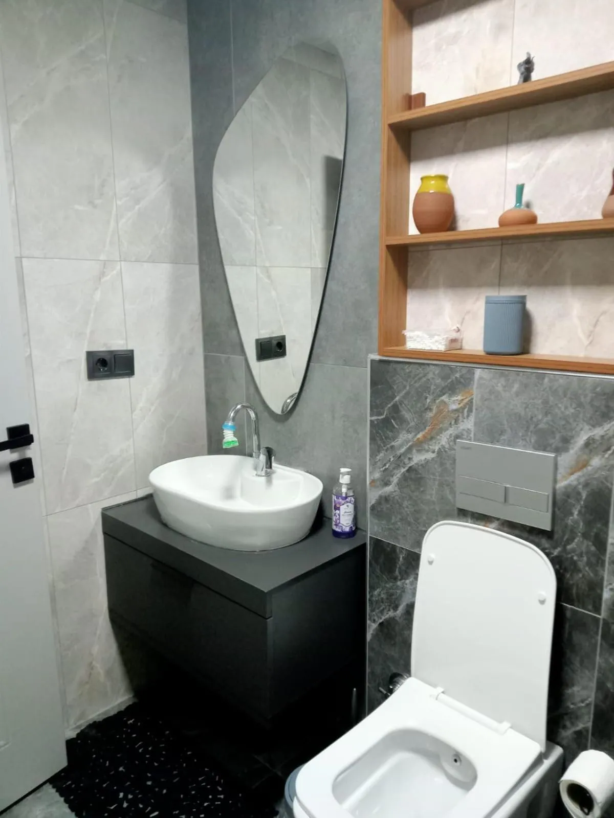 Toilet in Ankara Esenboğa Airport Comfort Suites