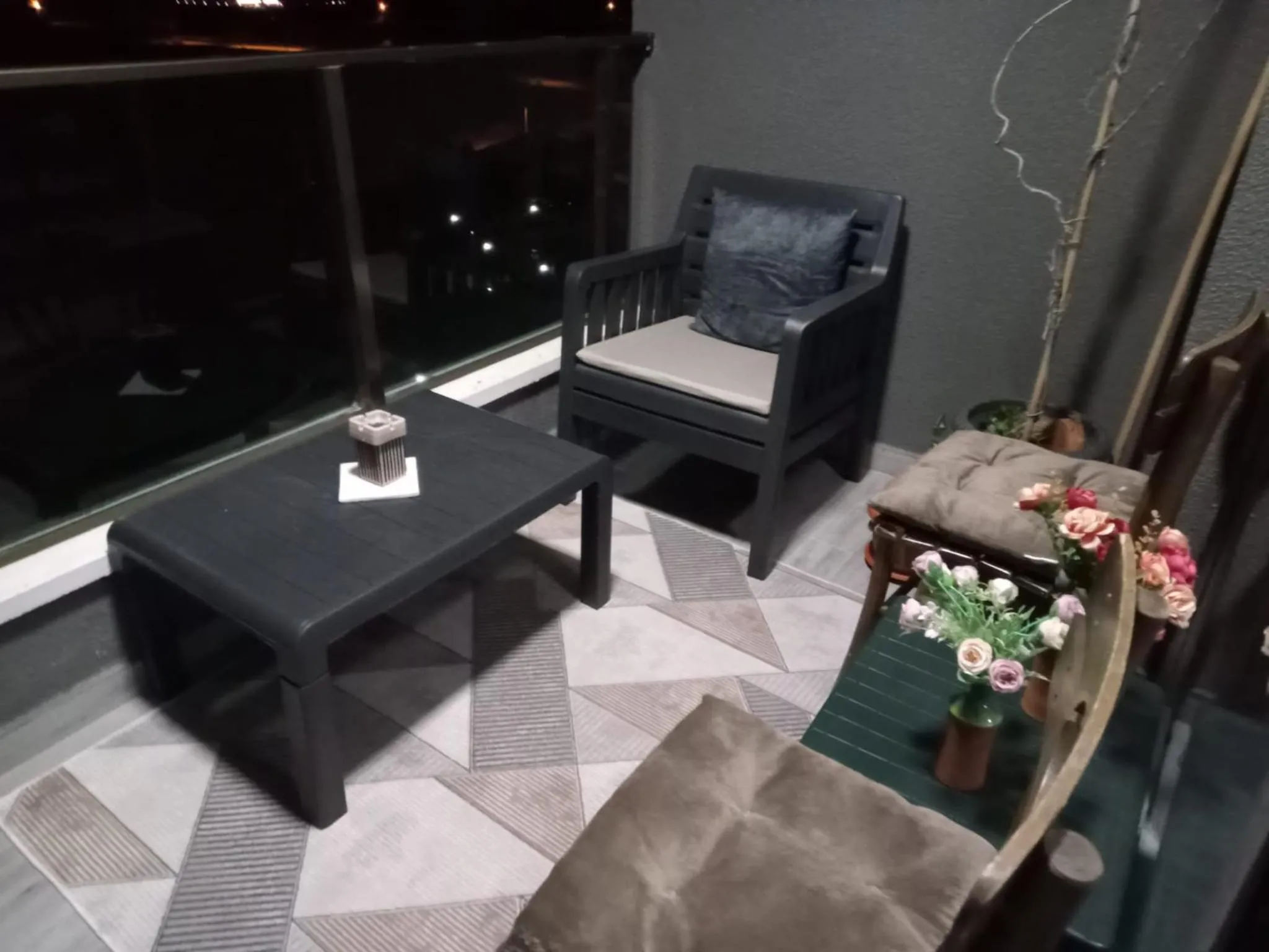 Seating area in Ankara Esenboğa Airport Comfort Suites