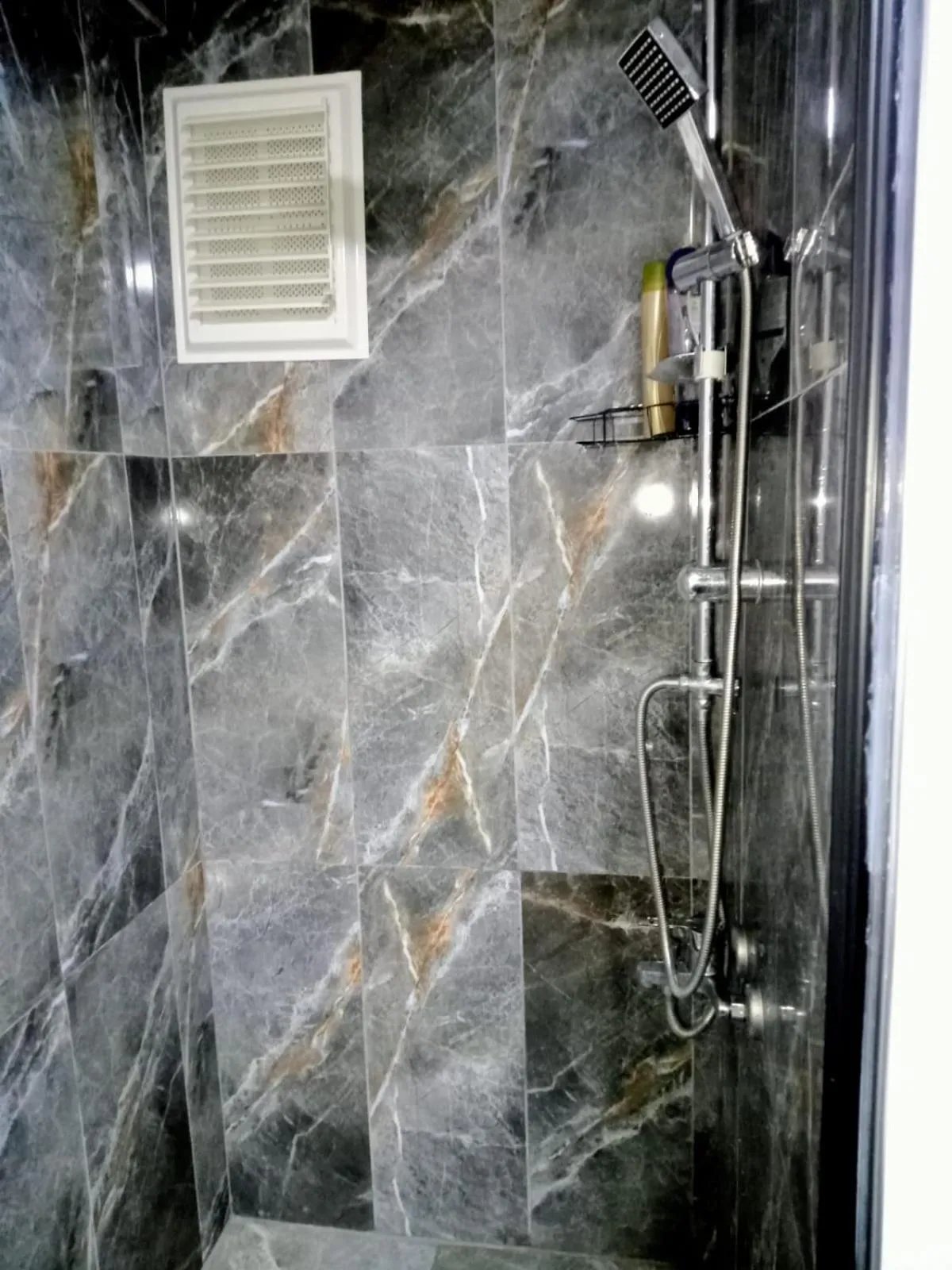 Shower in Ankara Esenboğa Airport Comfort Suites