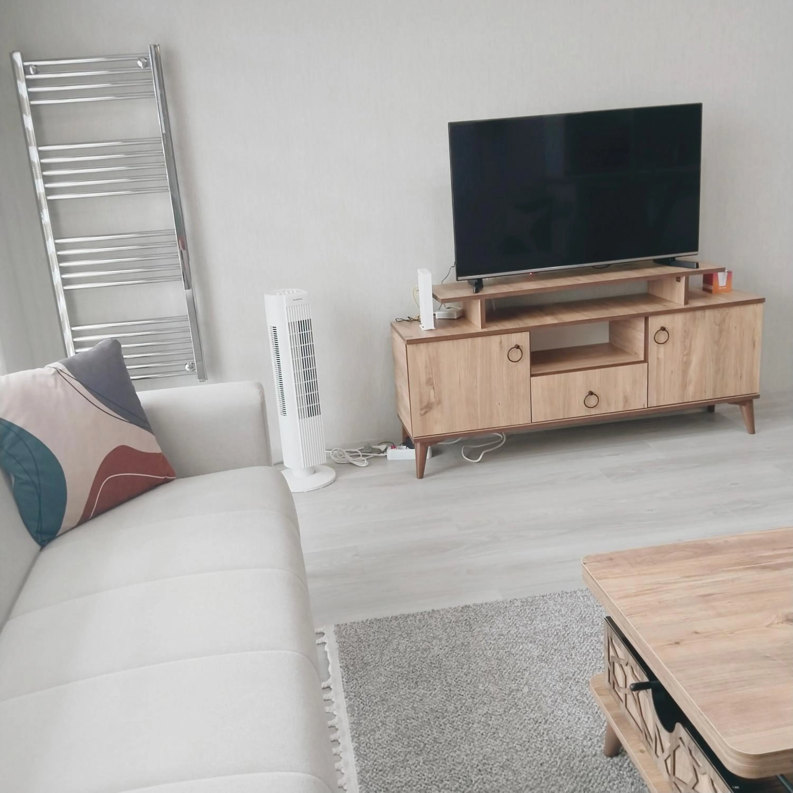 Communal lounge/ TV room in Ankara Esenboğa Airport Comfort Suites