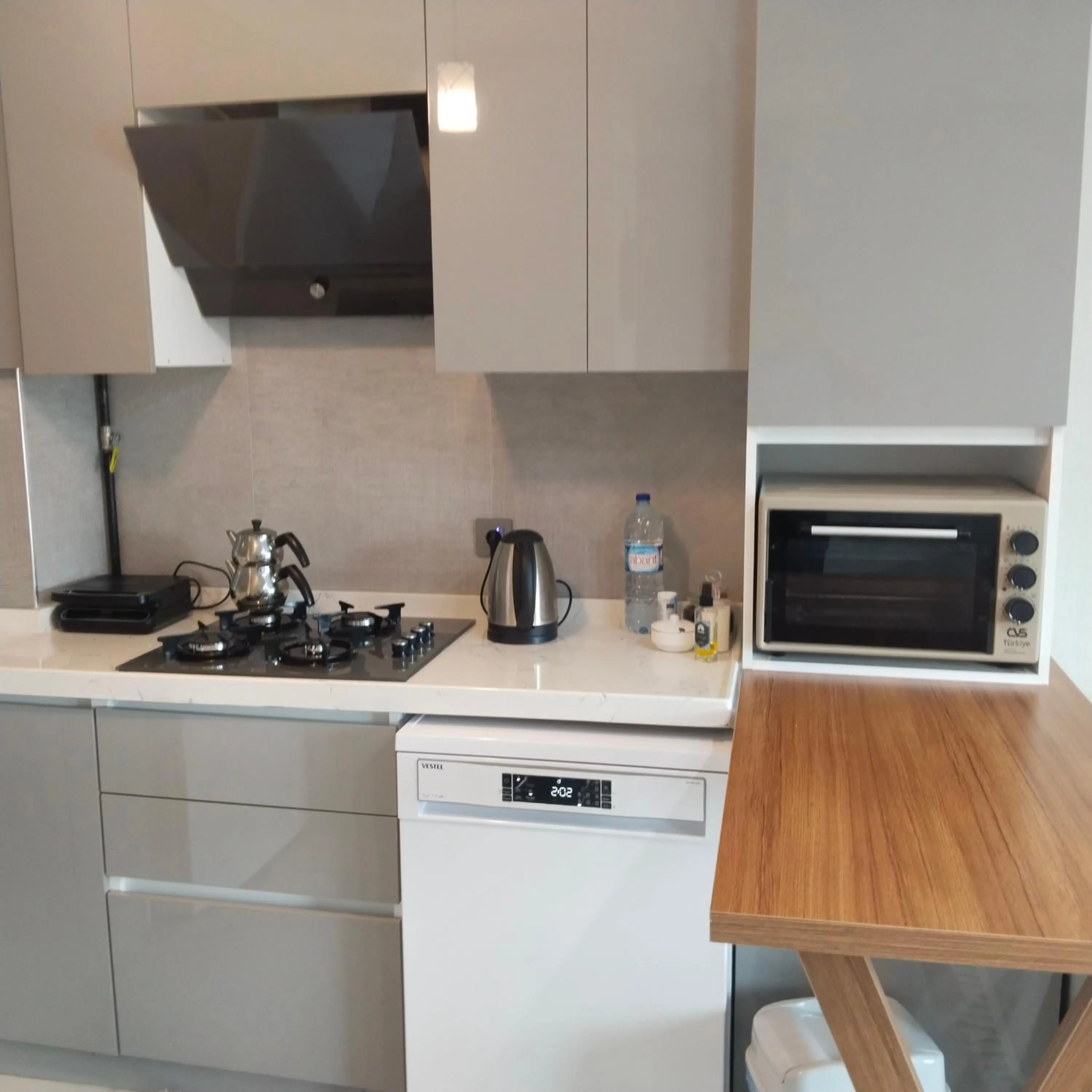 Coffee/tea facilities in Ankara Esenboğa Airport Comfort Suites
