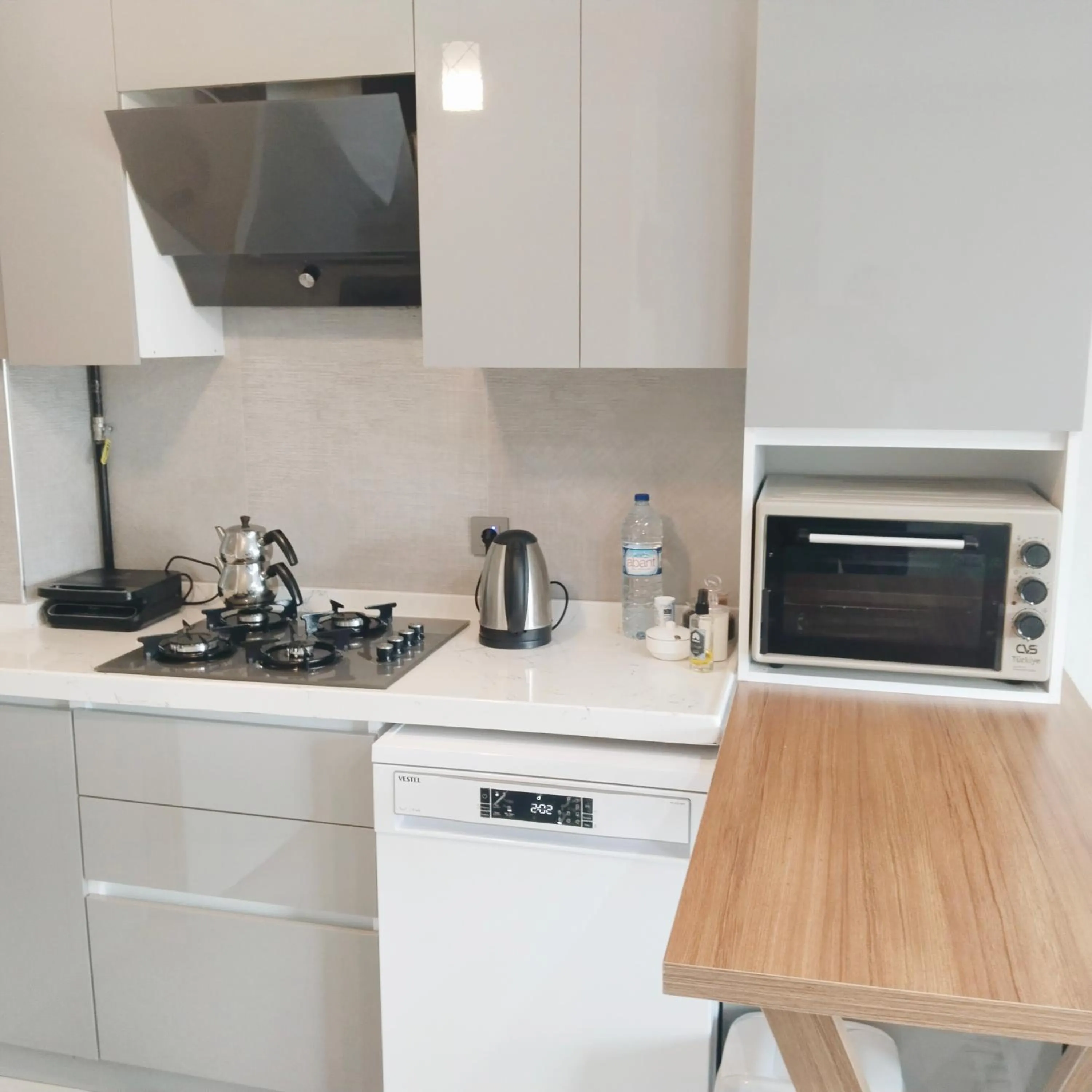 Coffee/tea facilities in Ankara Esenboğa Airport Comfort Suites
