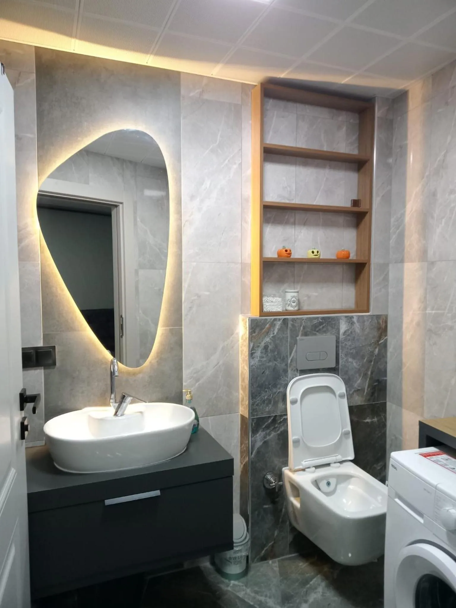 Toilet in Ankara Esenboğa Airport Comfort Suites