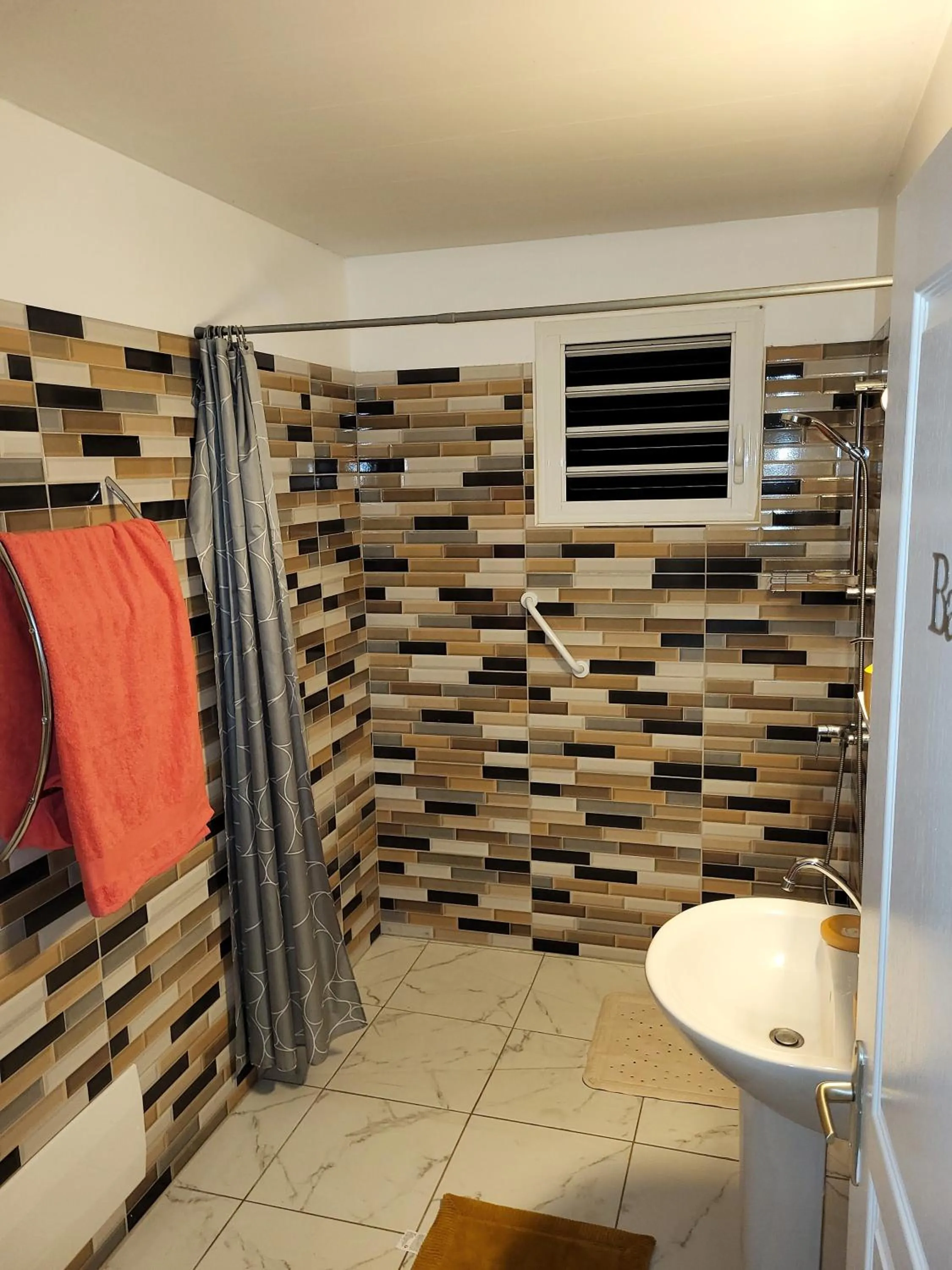 Shower in Maison Indép, Spa, Mer, Jardin, Bien-être
