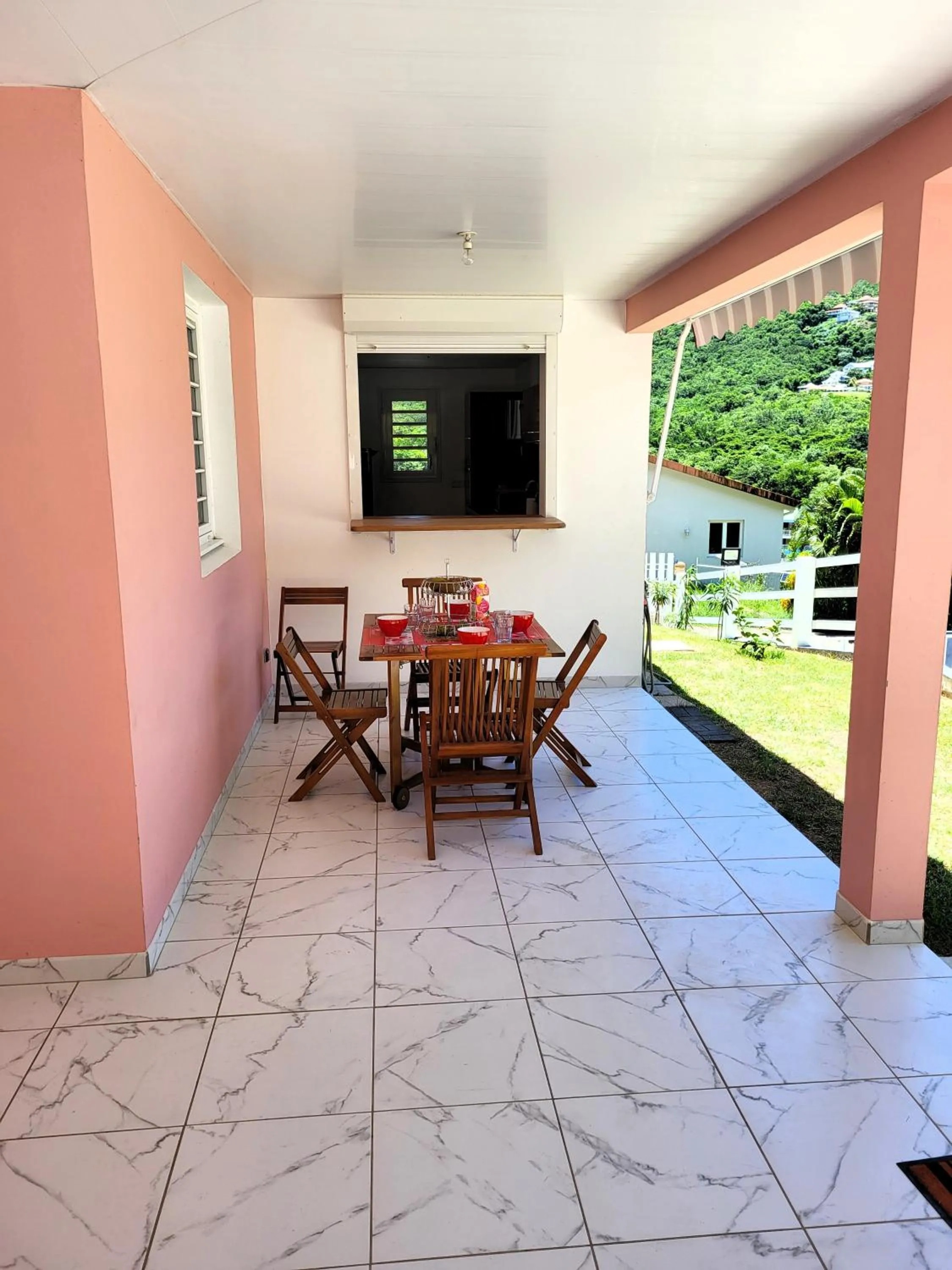 Balcony/Terrace in Maison Indép, Spa, Mer, Jardin, Bien-être