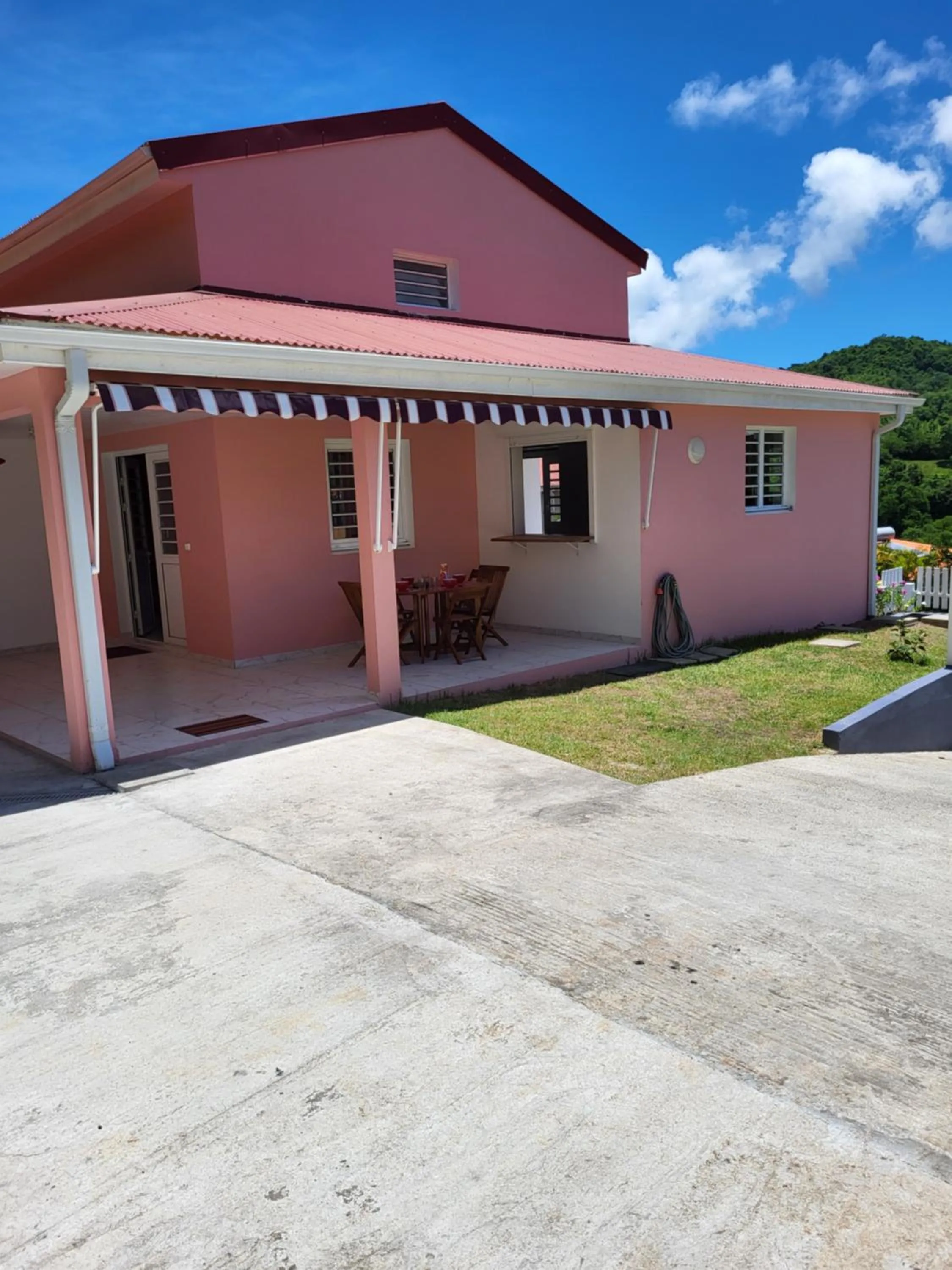 Property building in Maison Indép, Spa, Mer, Jardin, Bien-être