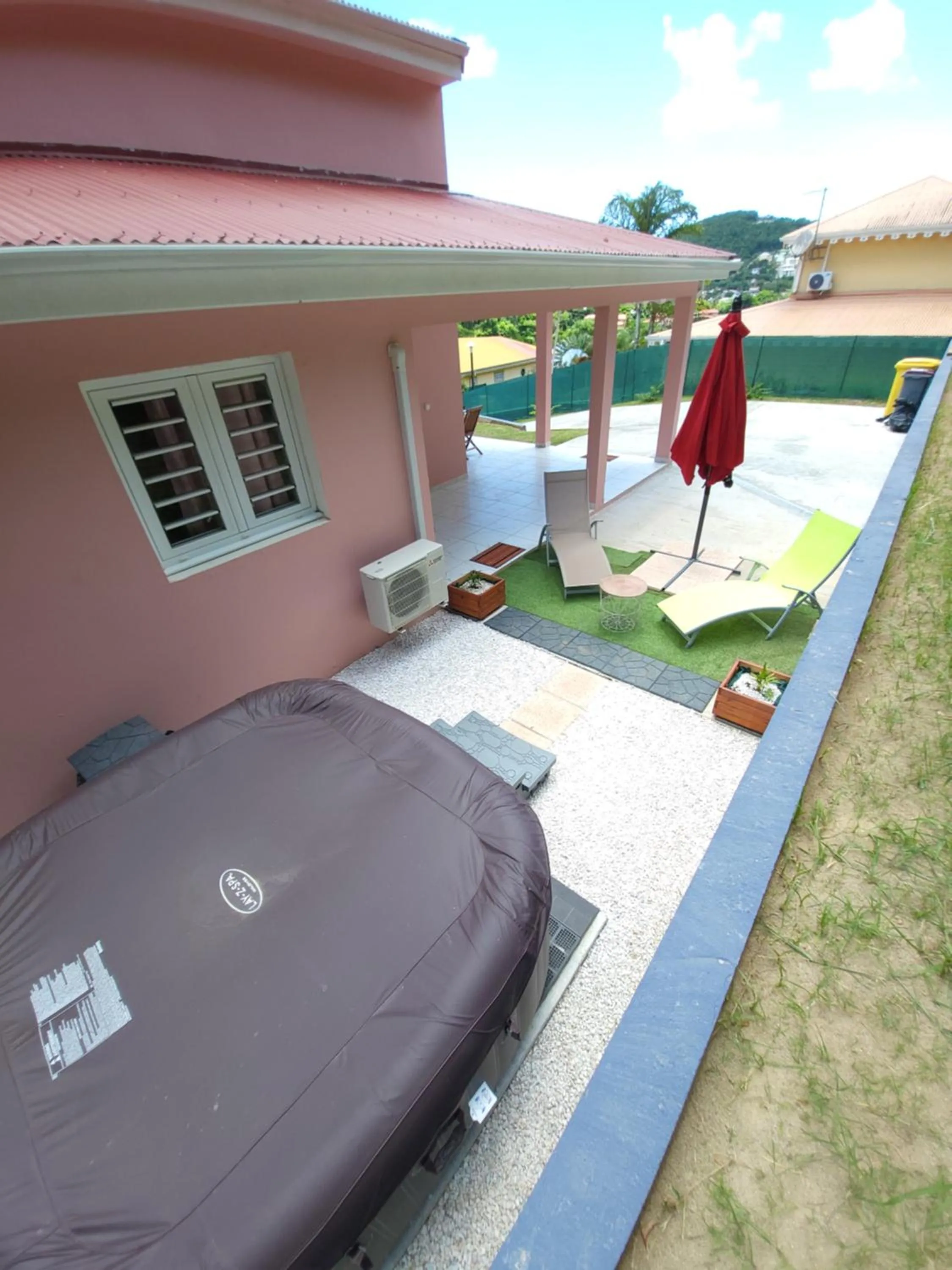 Patio in Maison Indép, Spa, Mer, Jardin, Bien-être