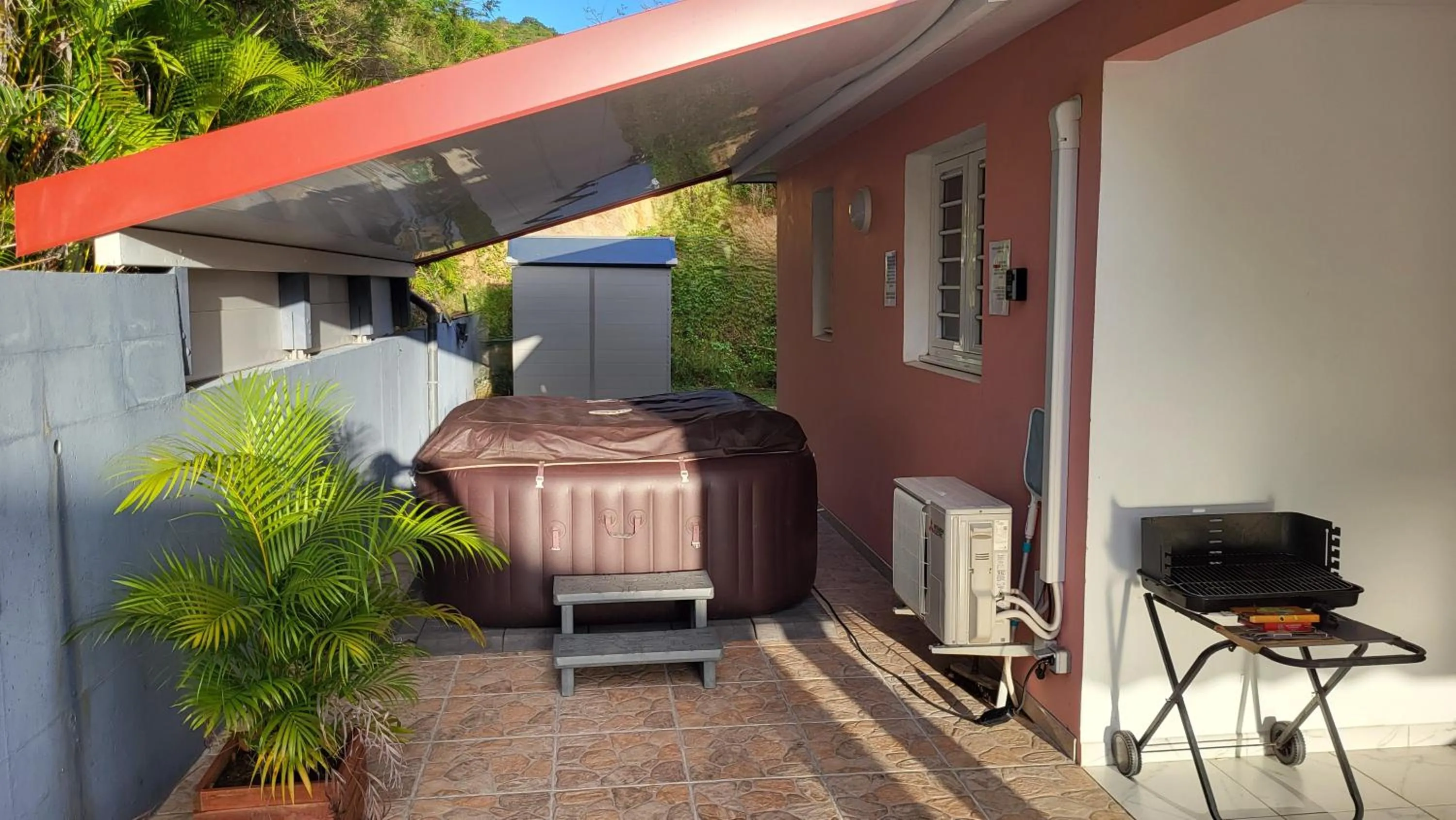 Patio in Maison Indép, Spa, Mer, Jardin, Bien-être