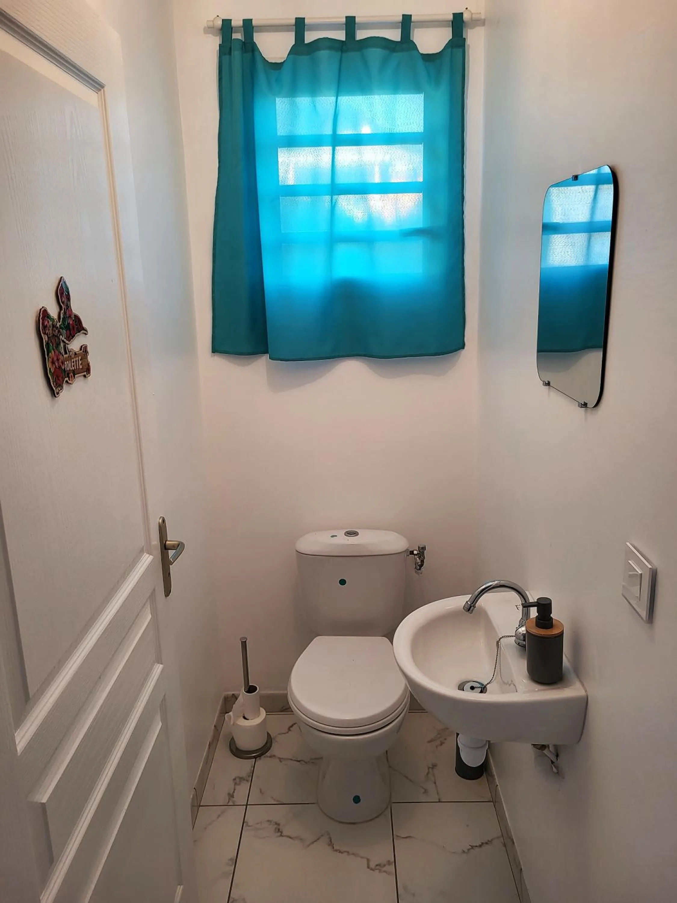 Toilet in Maison Indép, Spa, Mer, Jardin, Bien-être