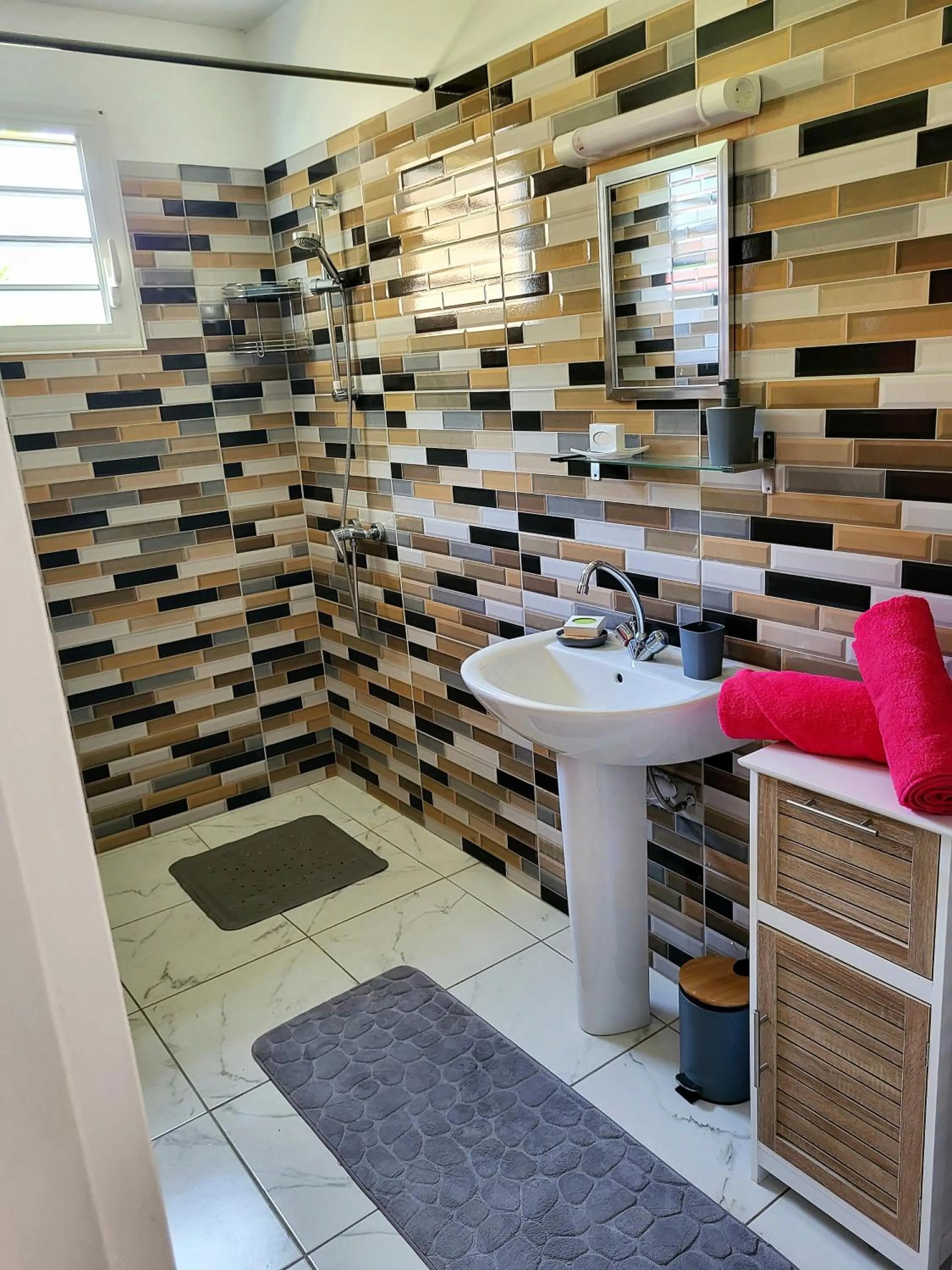 Bathroom in Maison Indép, Spa, Mer, Jardin, Bien-être