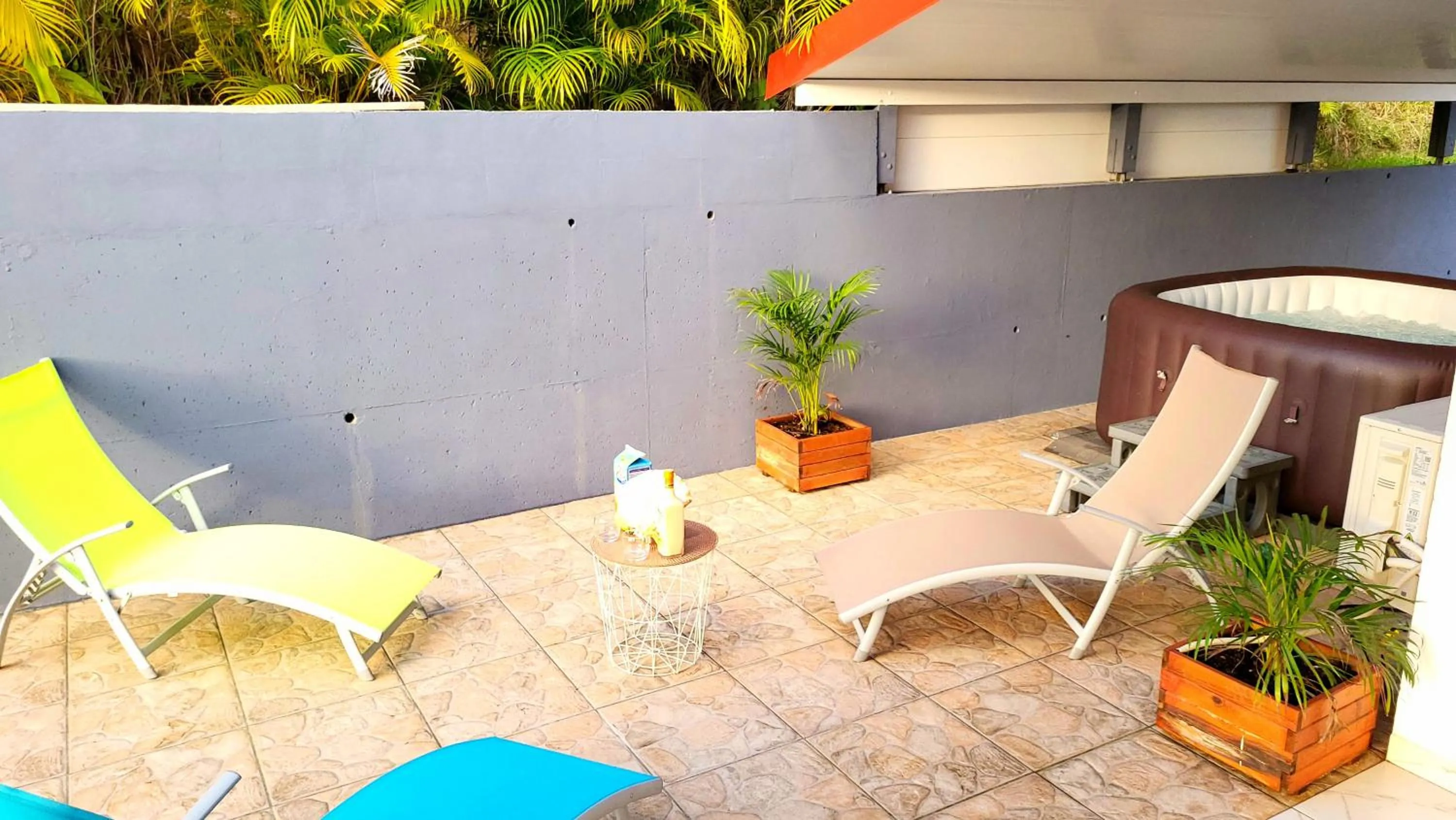 Patio in Maison Indép, Spa, Mer, Jardin, Bien-être