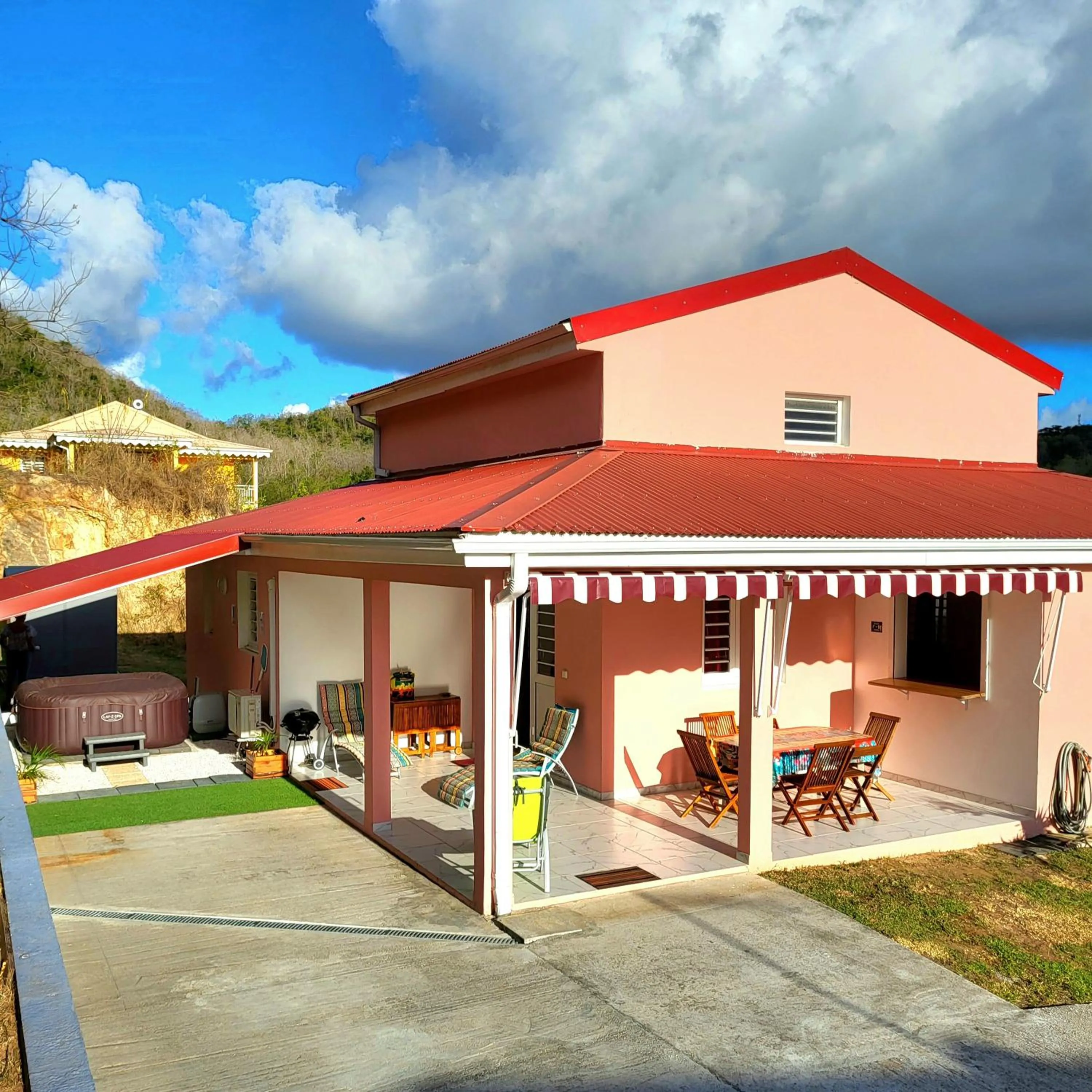 Property building in Maison Indép, Spa, Mer, Jardin, Bien-être