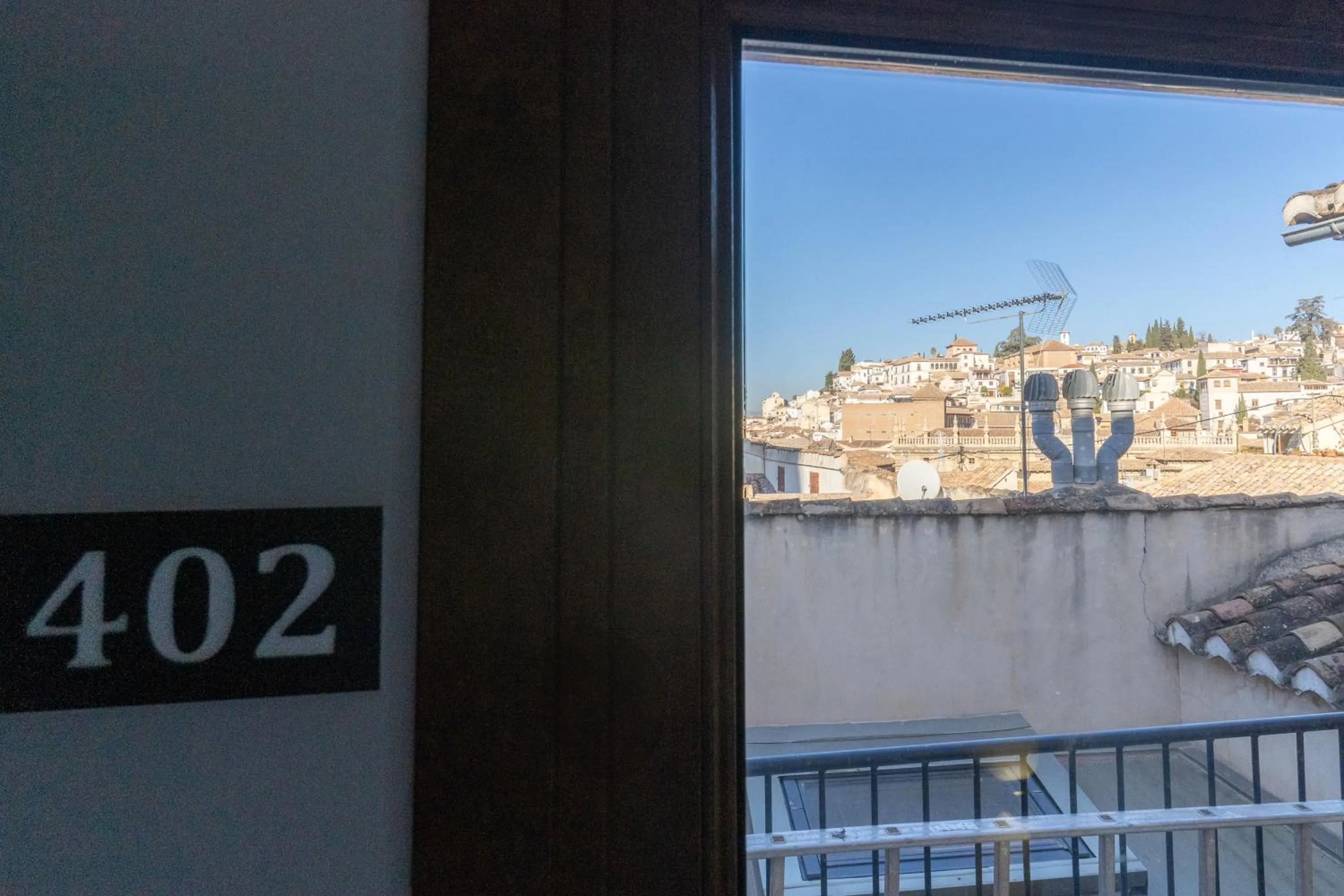 TV and multimedia in Hotel Boutique Puerta de las Granadas