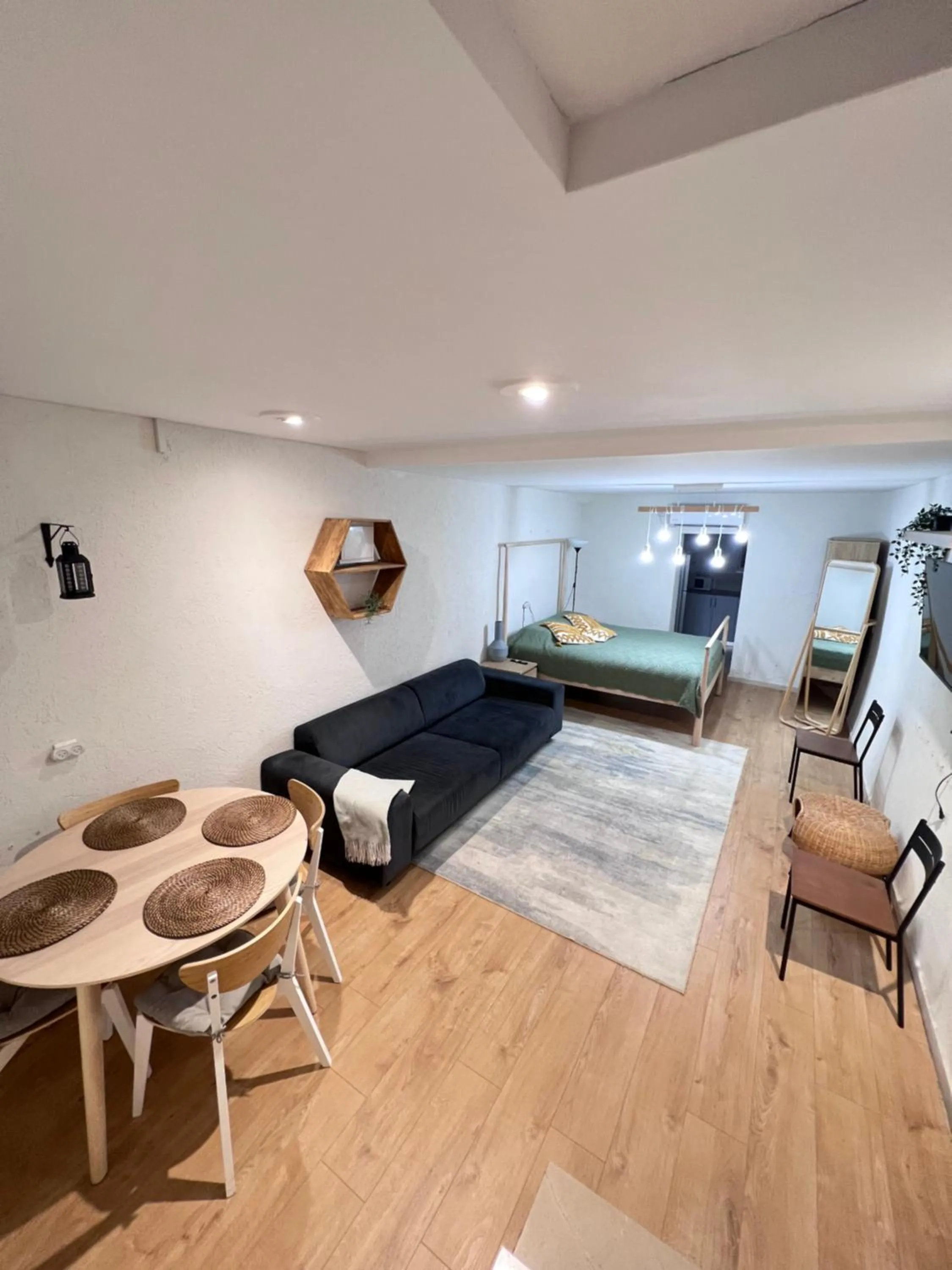 Bedroom, Bed in Maya Guest House - German Colony & Baháí Gardens, Haifa