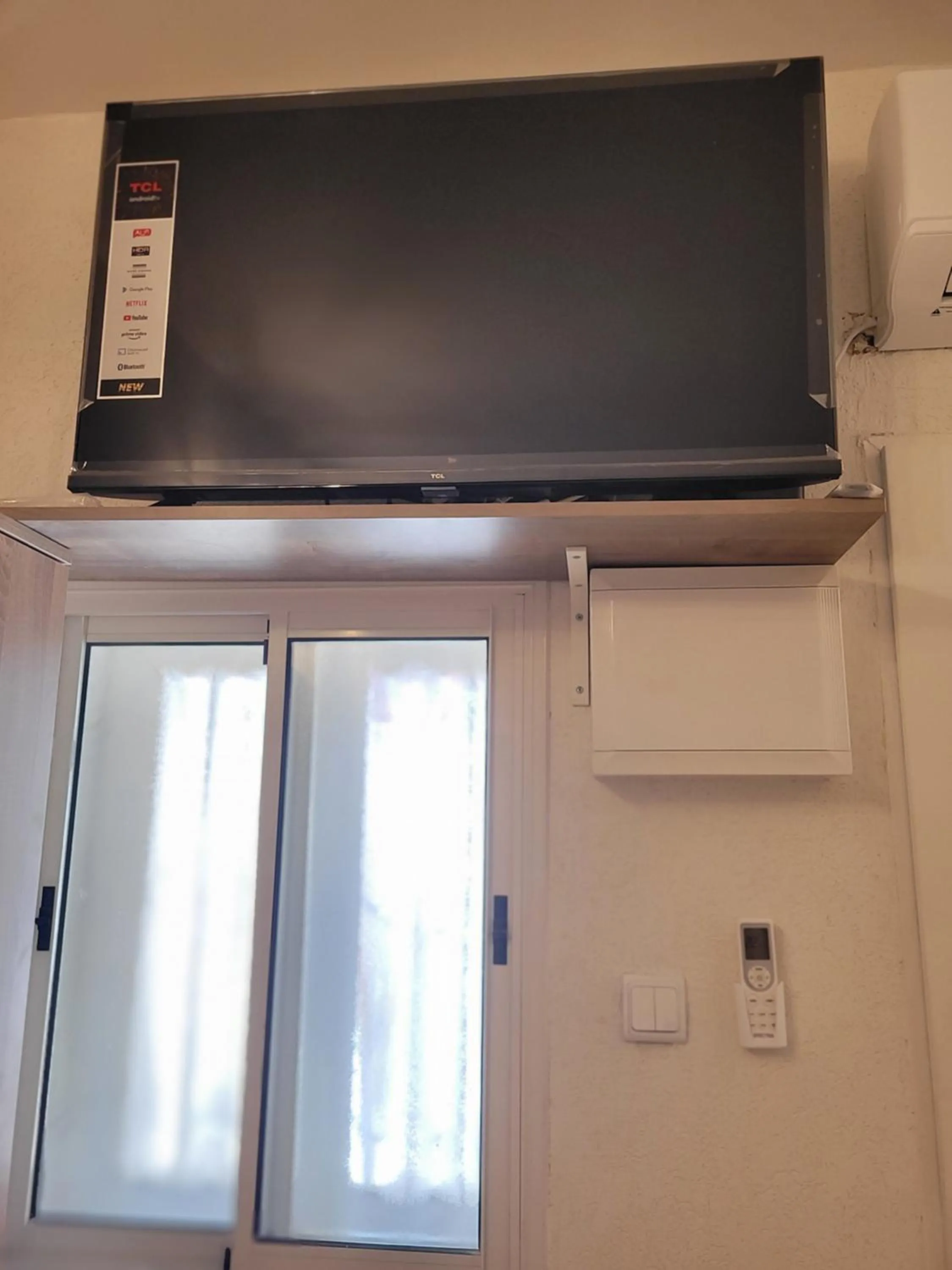 TV and multimedia in Maya Guest House - German Colony & Baháí Gardens, Haifa