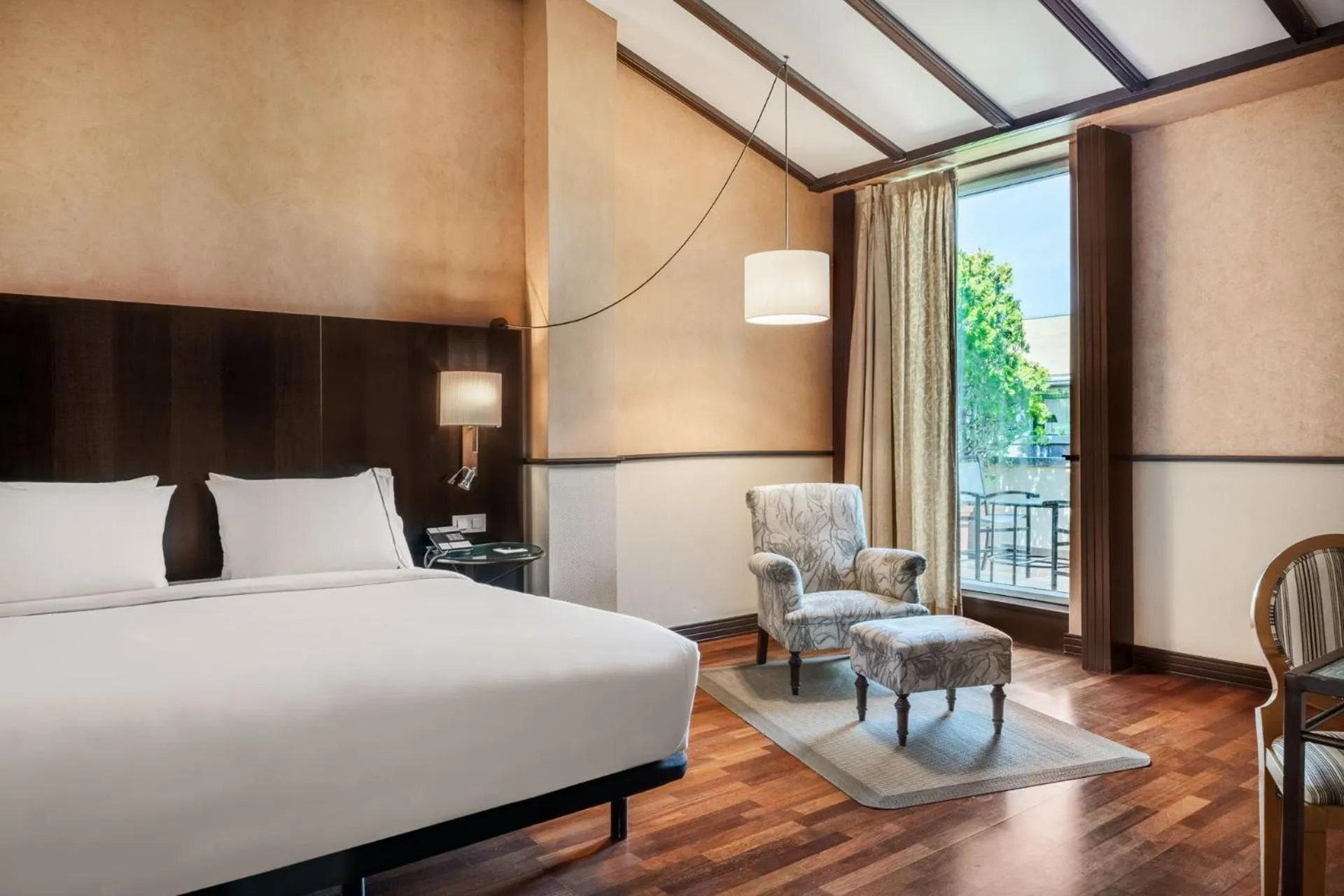 Balcony/Terrace, Bed in AC Hotel Ciudad de Tudela by Marriott