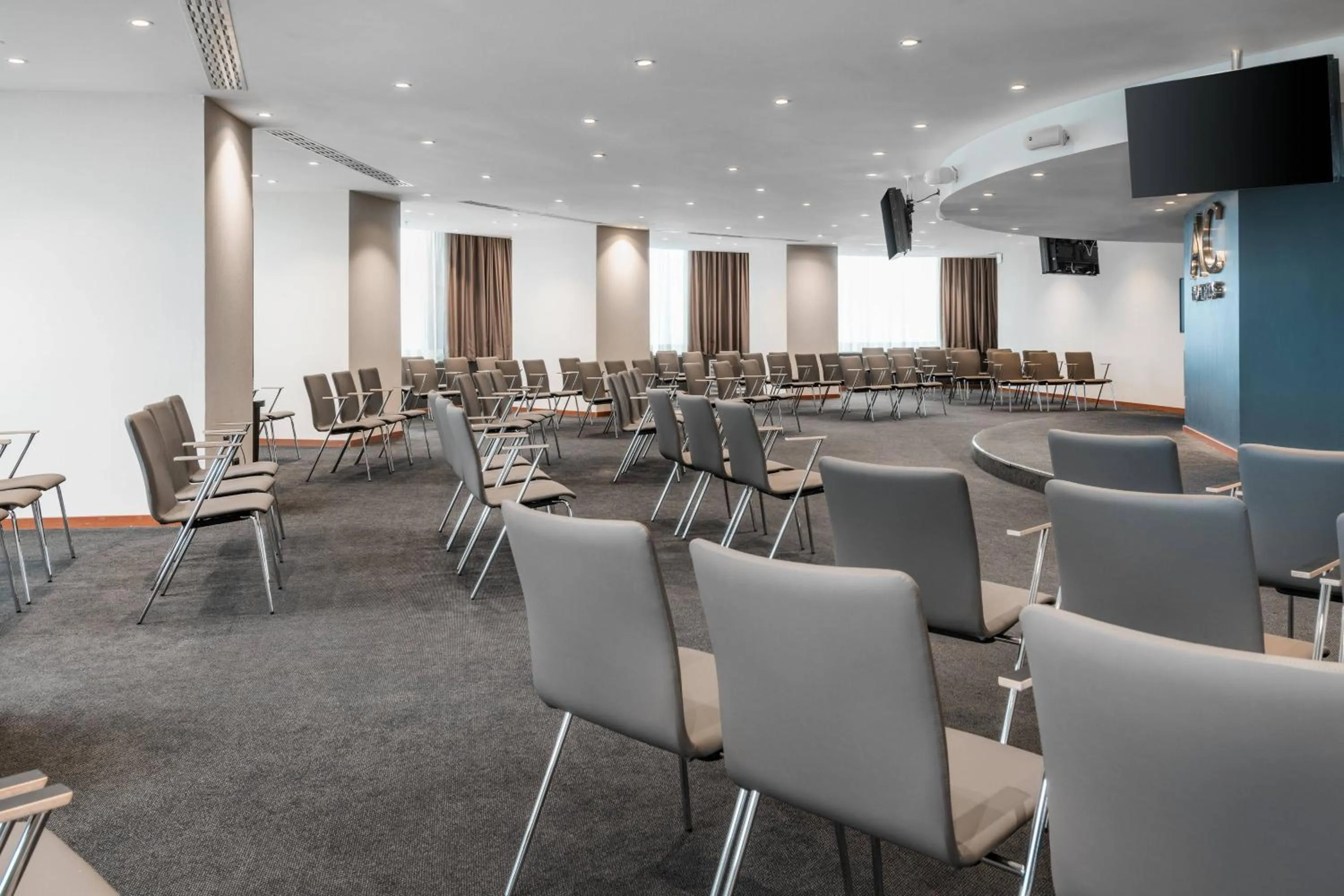 Entertainment in AC Hotel Gran Canaria by Marriott