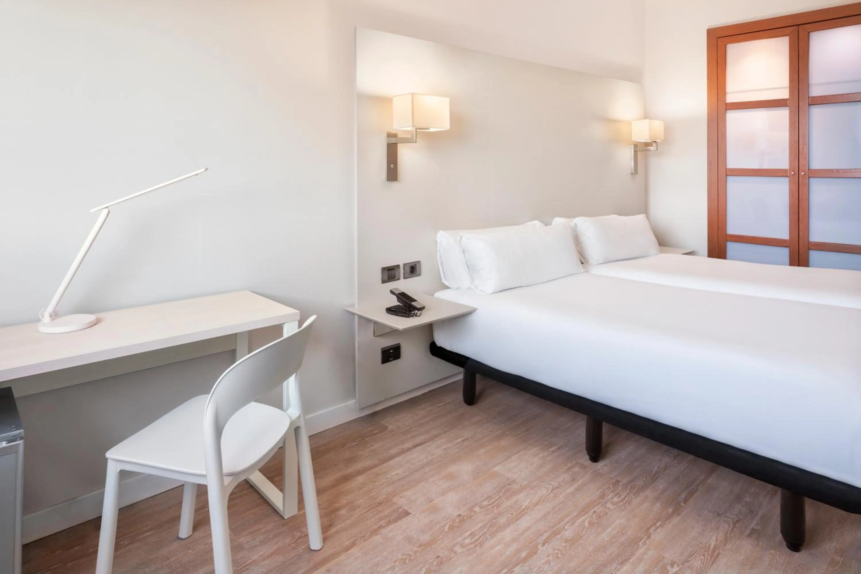 Bed in B&B HOTEL Granada Estación