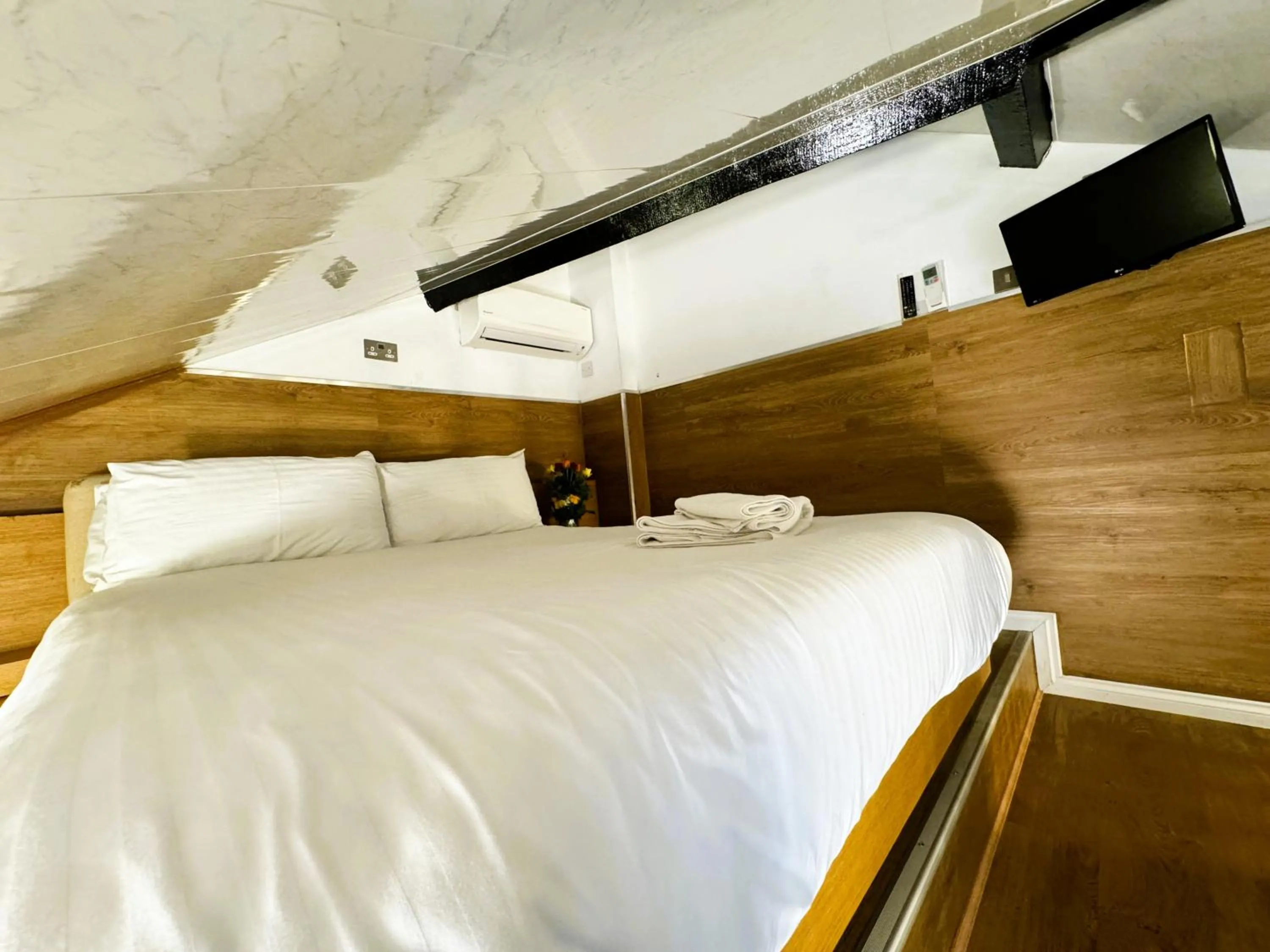 Bed in Berkley Apartments