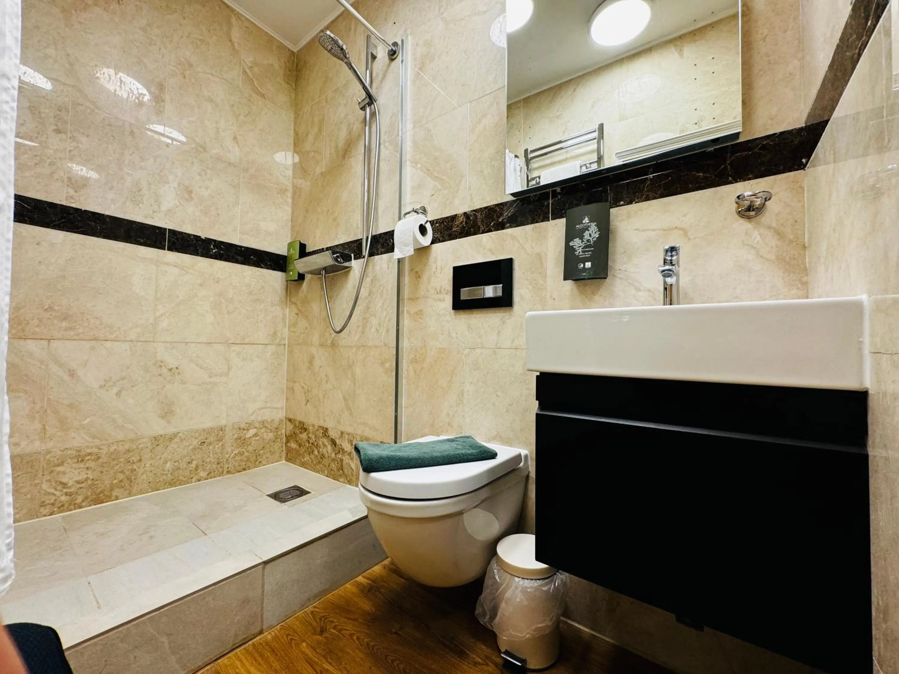 Bathroom in Berkley Apartments