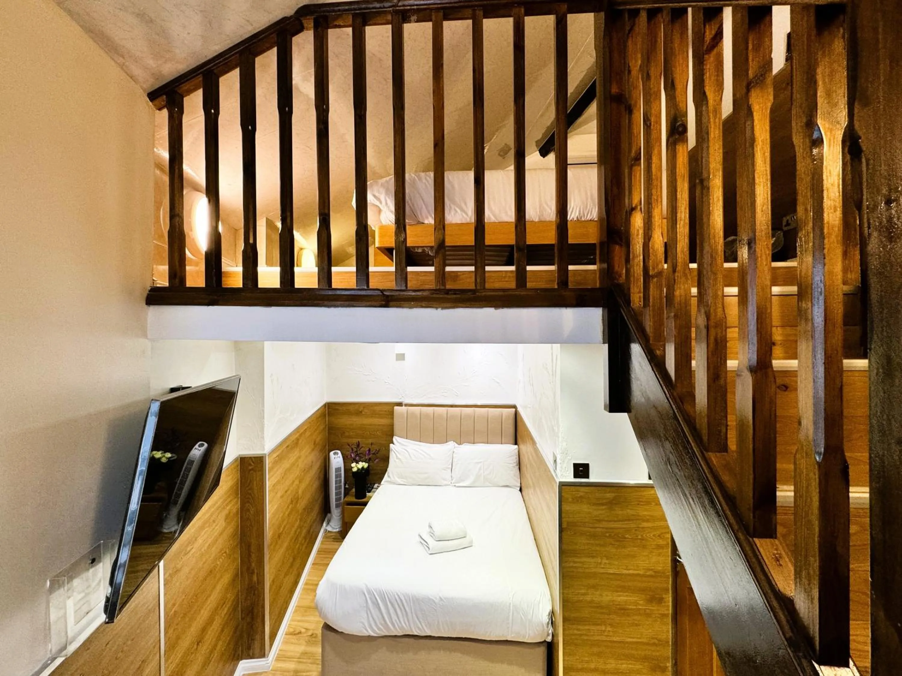 View (from property/room), Bed in Berkley Apartments