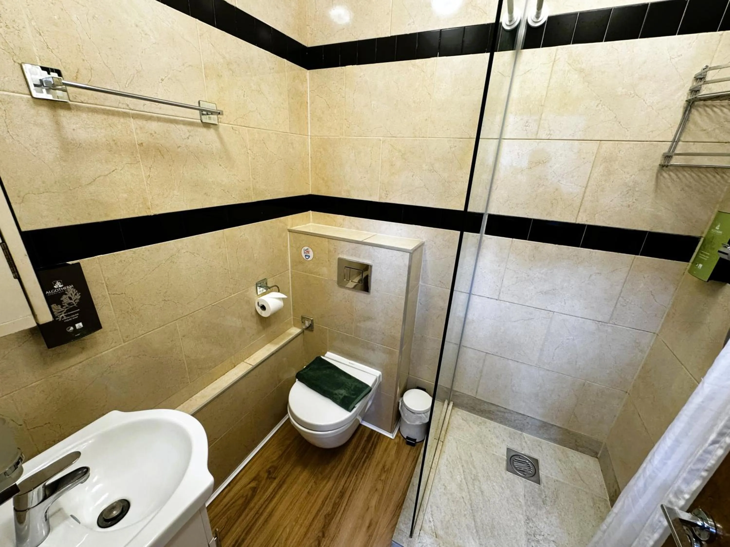 Bathroom in Berkley Apartments