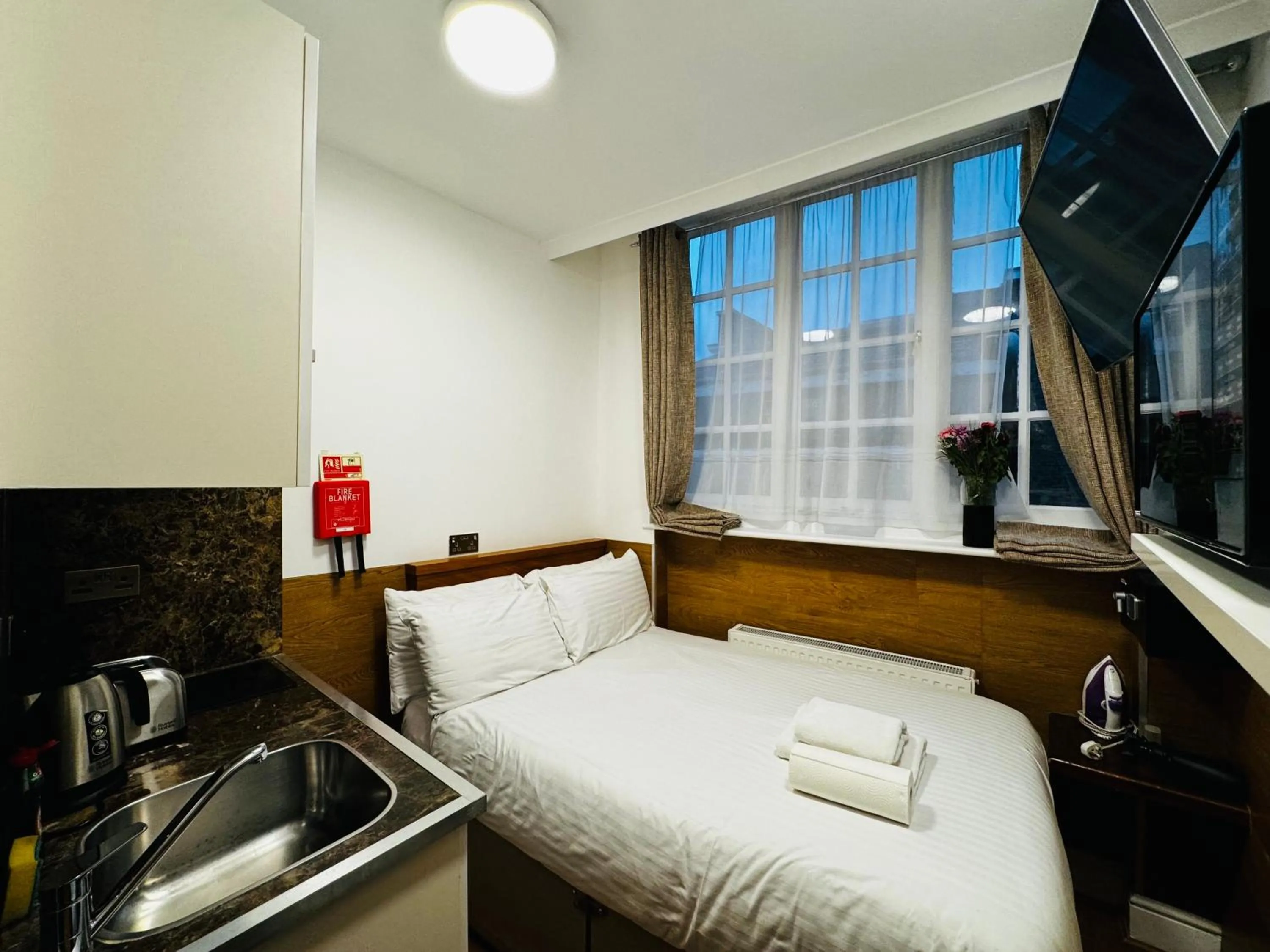 Bed in Berkley Apartments