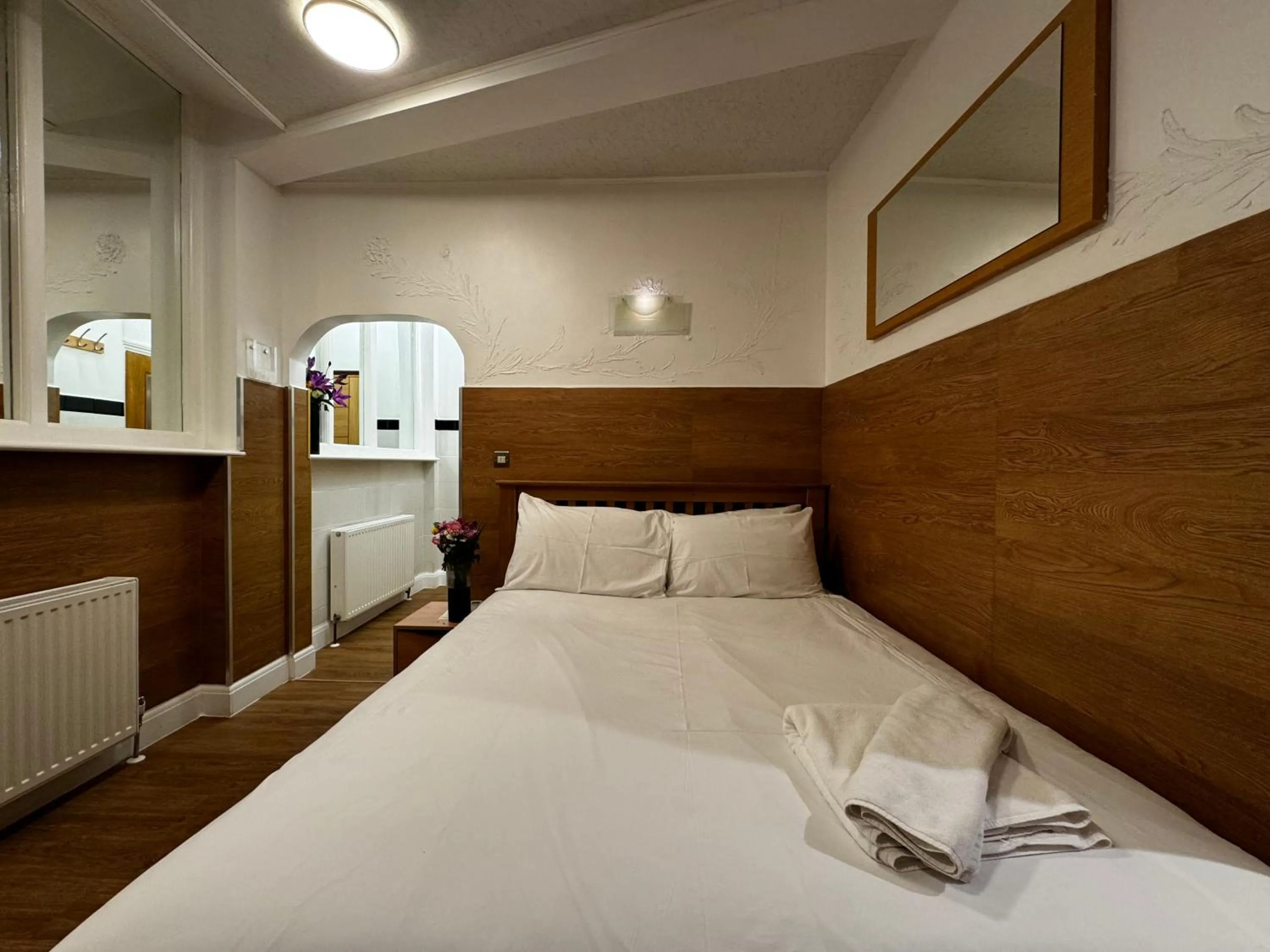 View (from property/room), Bed in Berkley Apartments