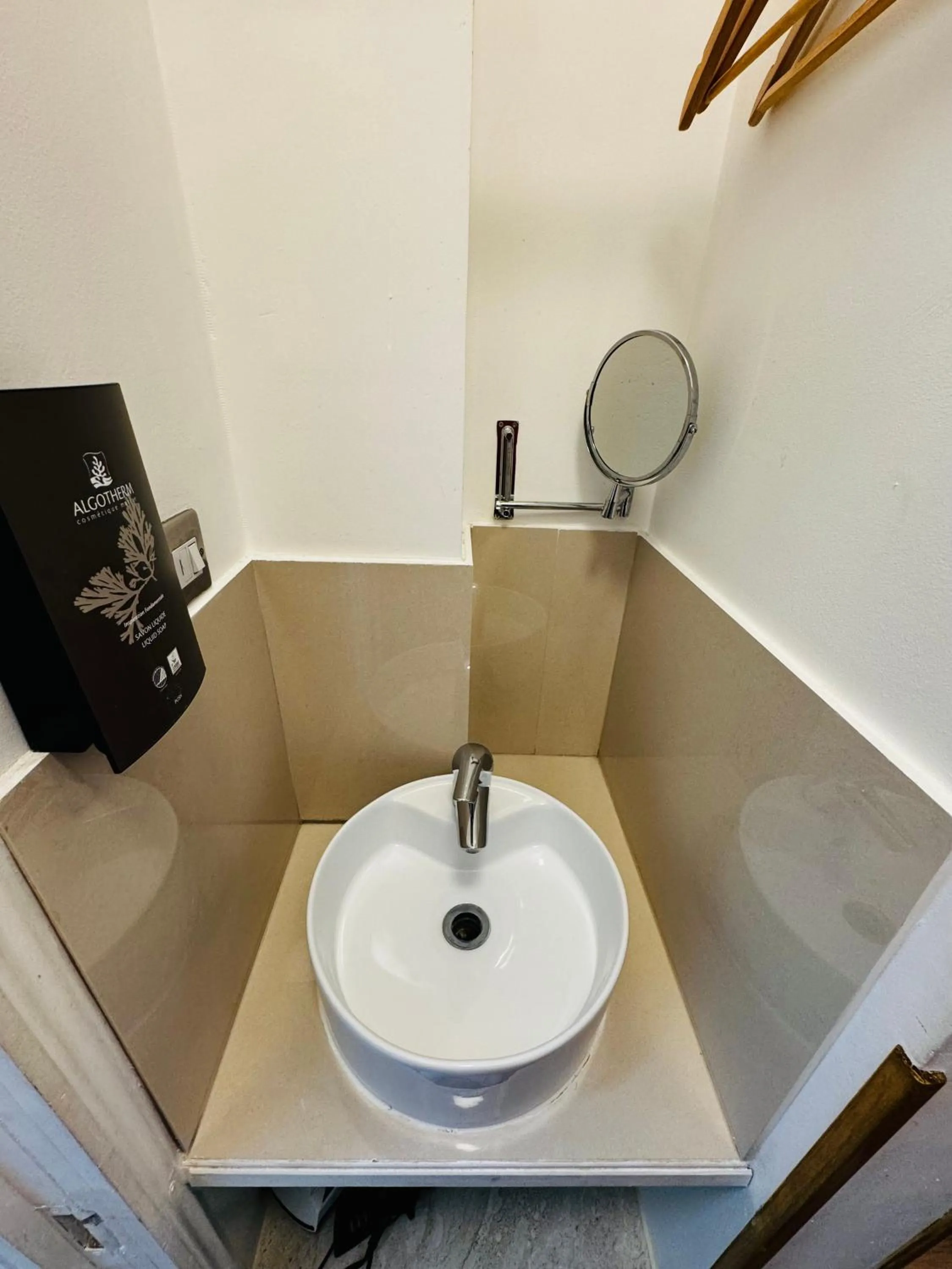 Bathroom in Berkley Apartments