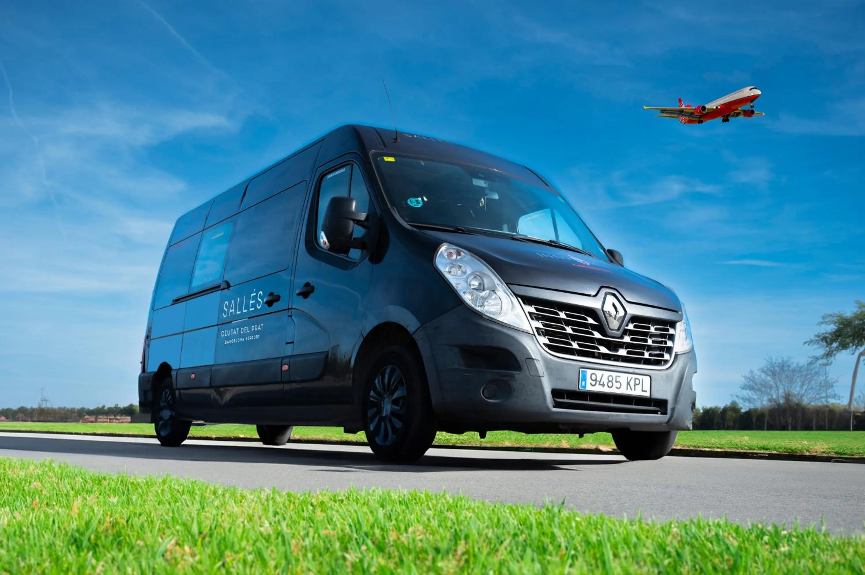 shuttle in Salles Ciutat del Prat Barcelona Airport