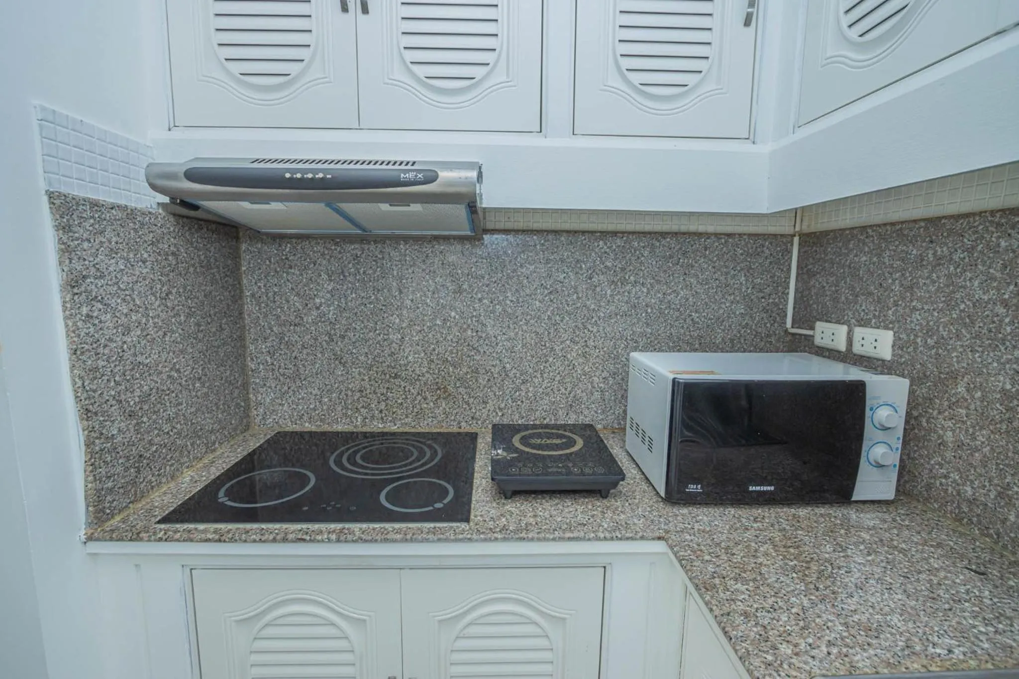 Kitchen or kitchenette in Utopia Kata By RoomQuest