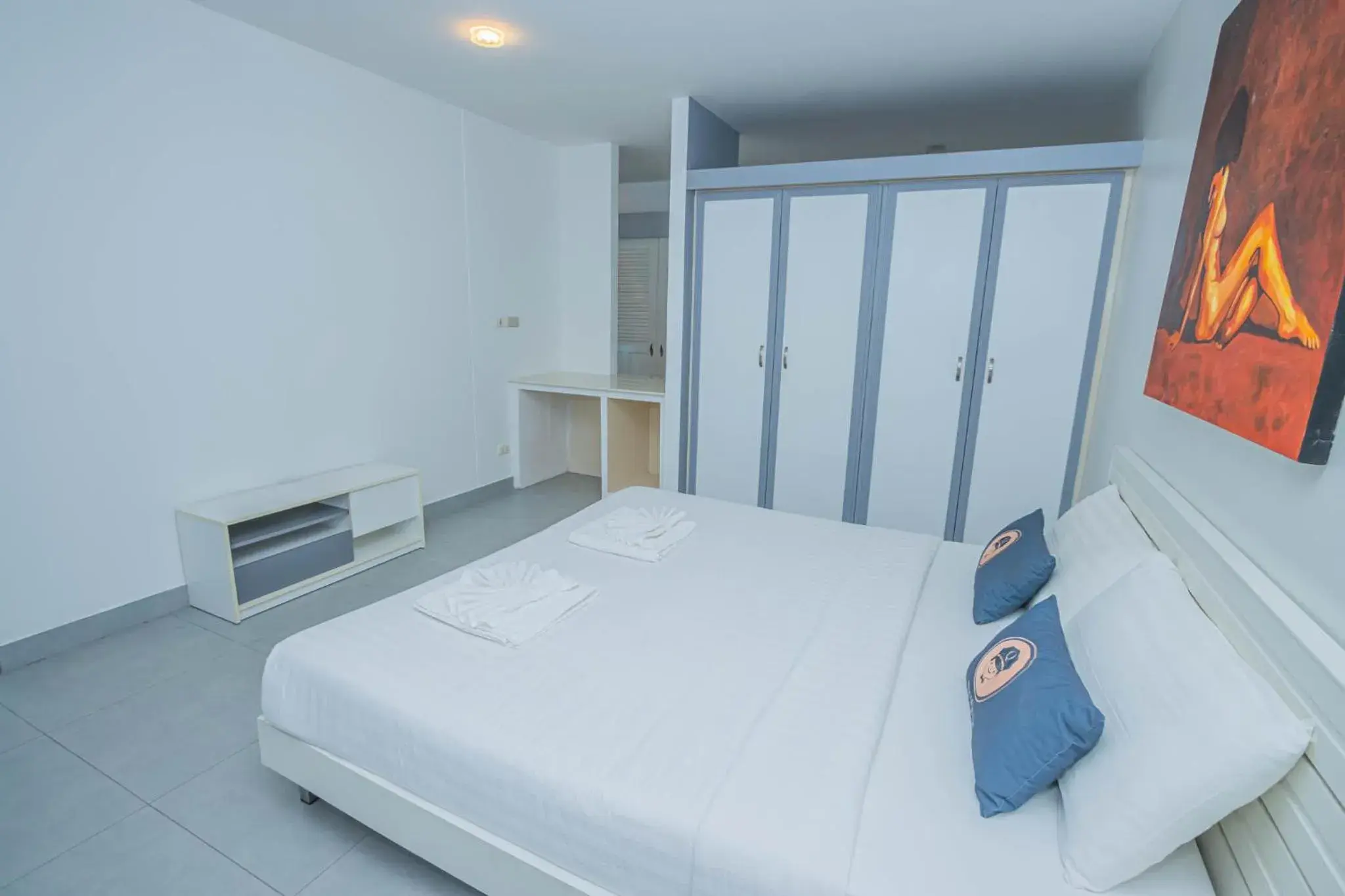 Bed in Utopia Kata By RoomQuest Bed in Utopia Kata By RoomQuest