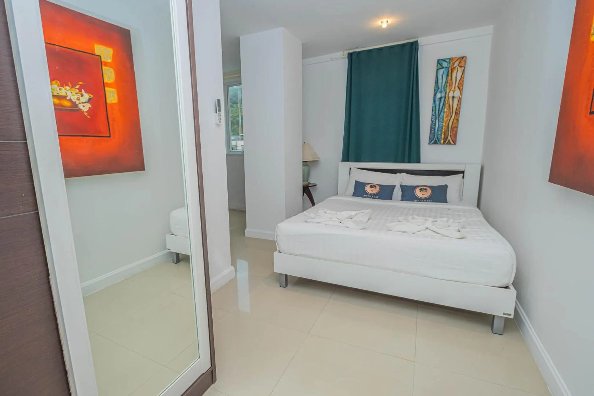 Bed in Utopia Kata By RoomQuest