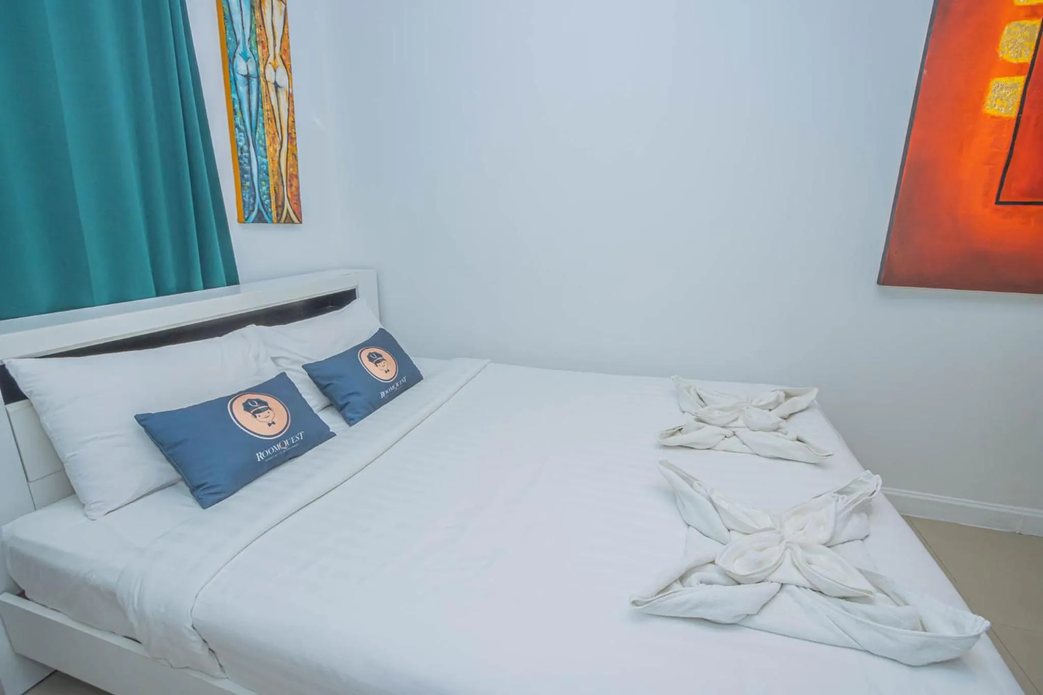 Bed in Utopia Kata By RoomQuest